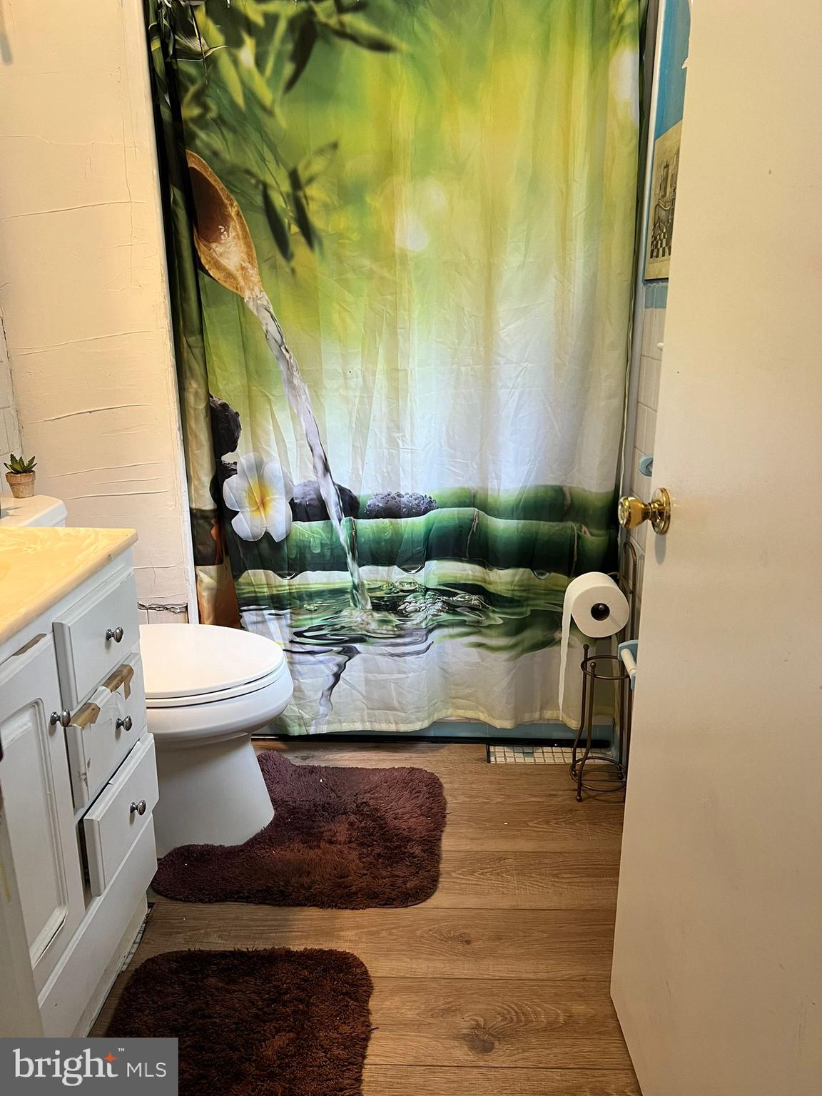 CAPITAL ESTATES - Residential