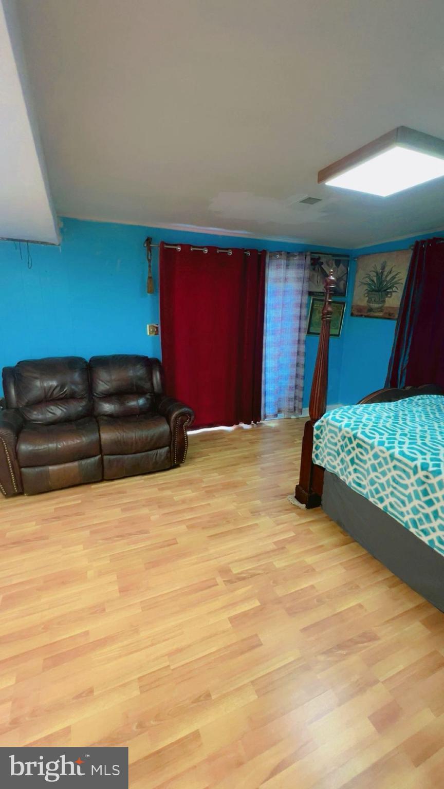 CAPITAL ESTATES - Residential