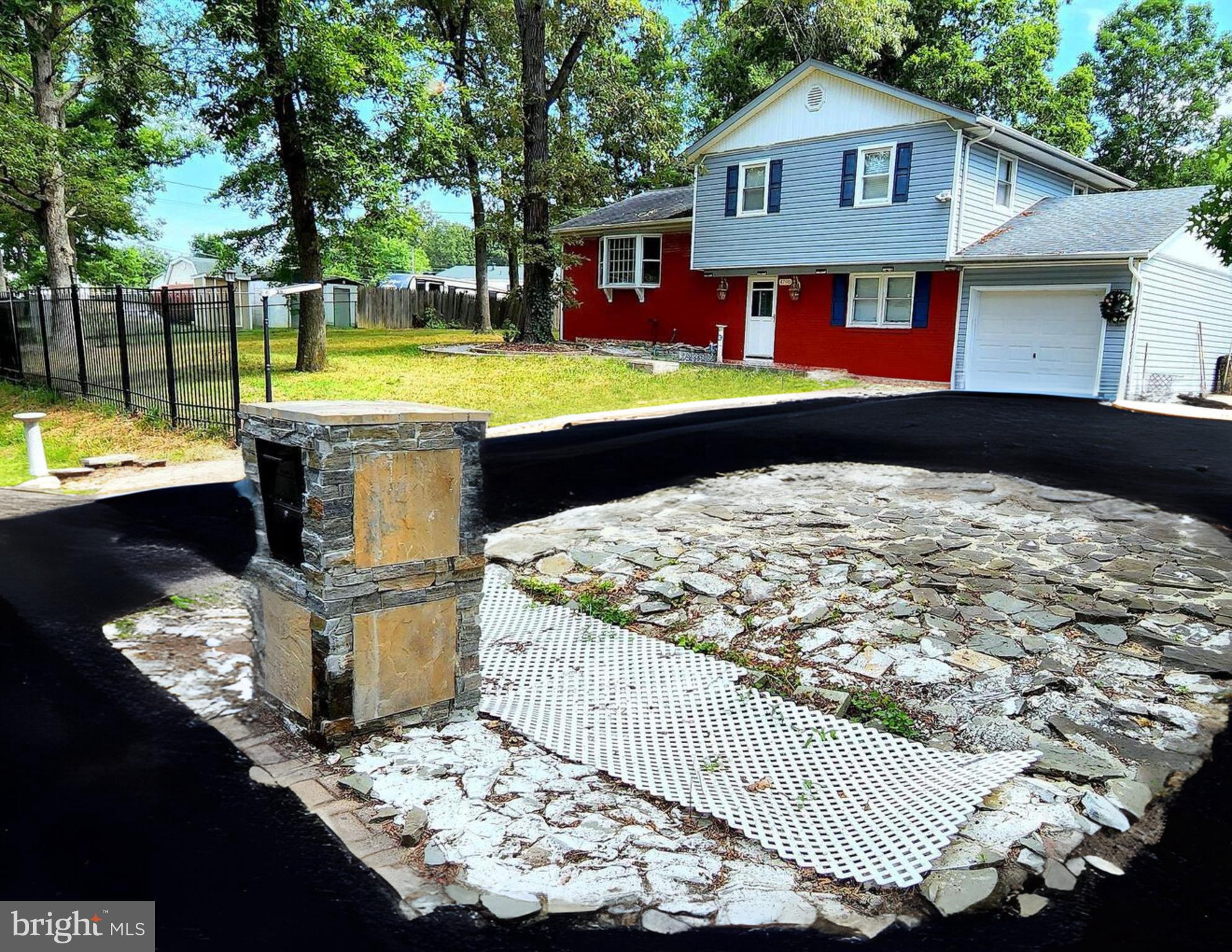 CAPITAL ESTATES - Residential