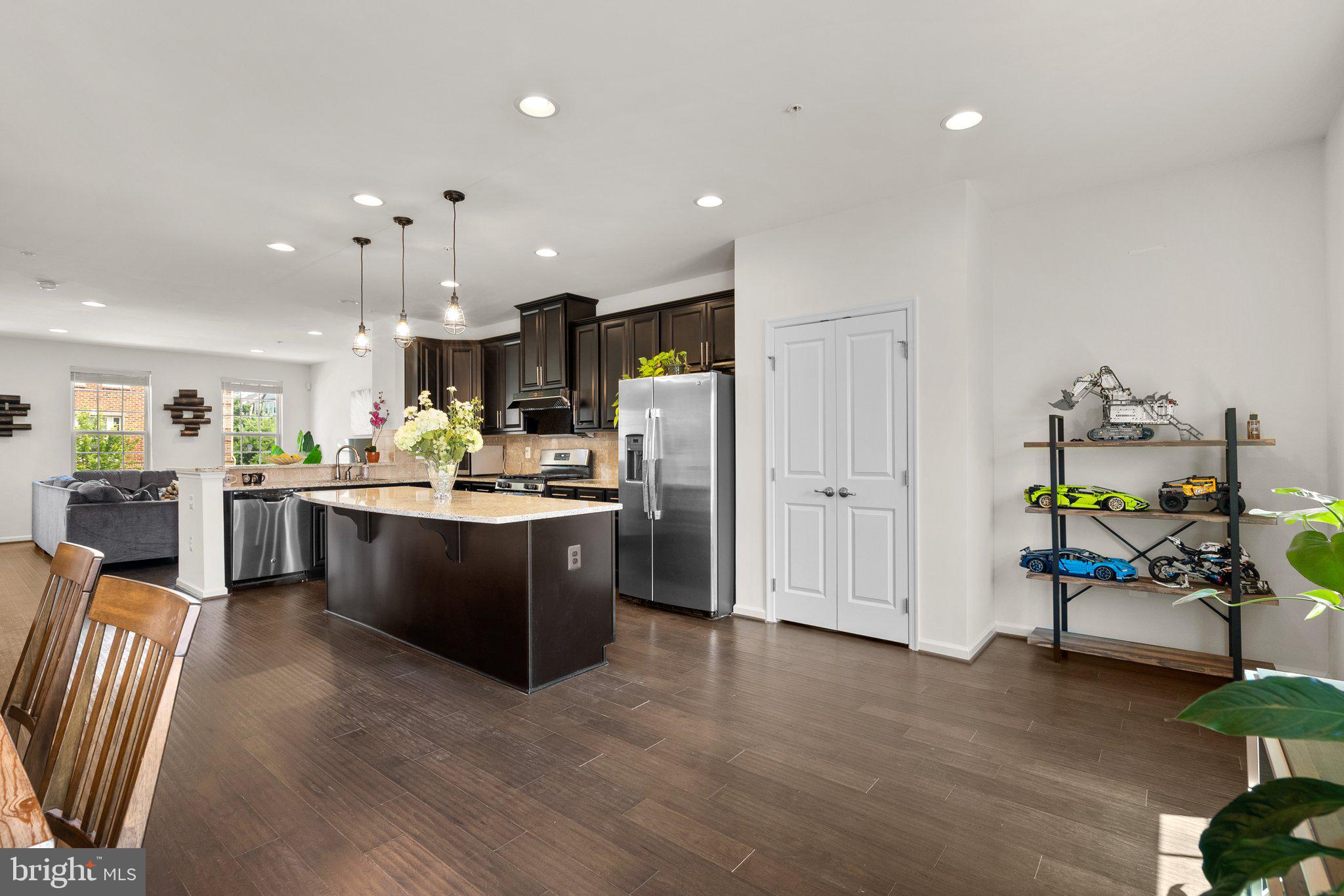 WESTSIDE - Residential