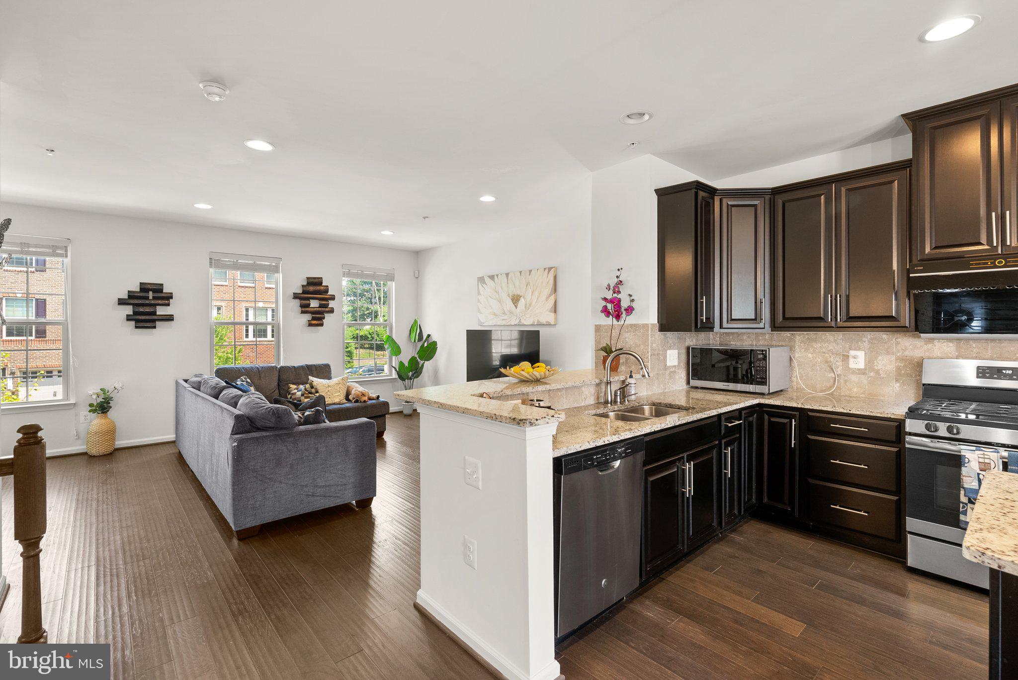 WESTSIDE - Residential