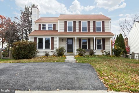 Photo of 19812 Mayhill Terrace, GAITHERSBURG, MD 20879 (MLS # MDMC2206800)