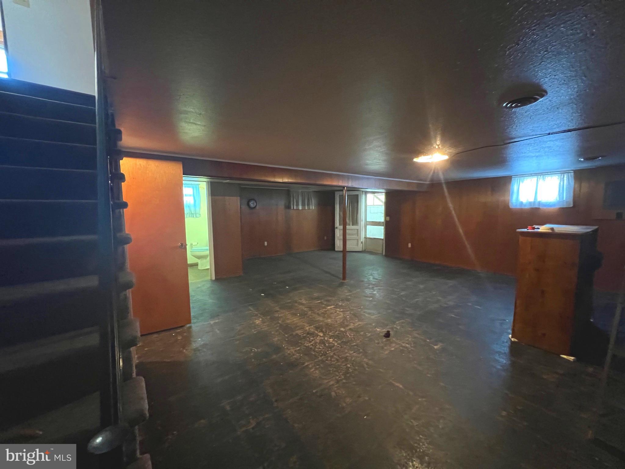 LUDWICK AIRPORT - Residential