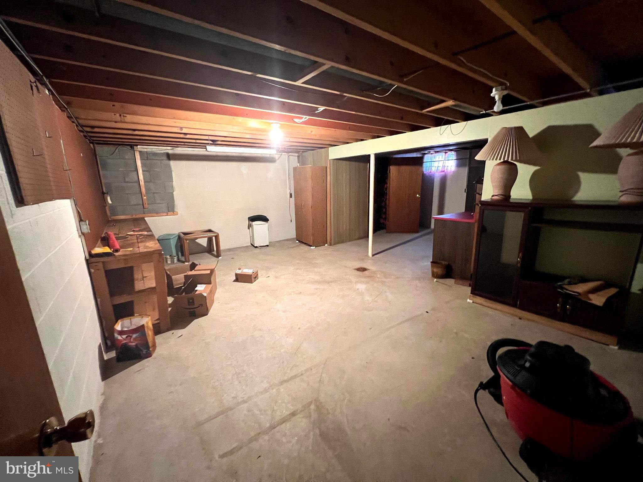 LUDWICK AIRPORT - Residential