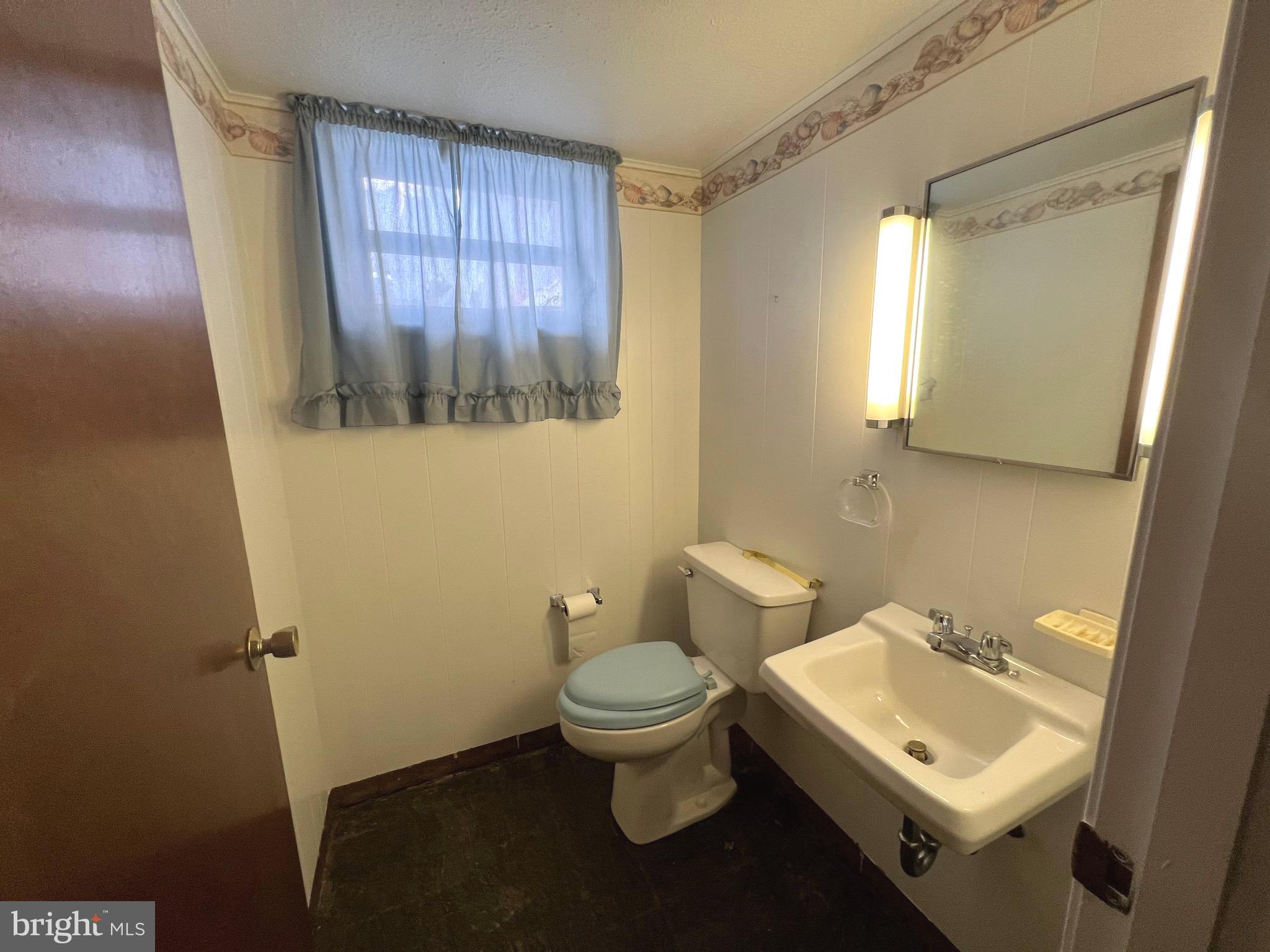 LUDWICK AIRPORT - Residential