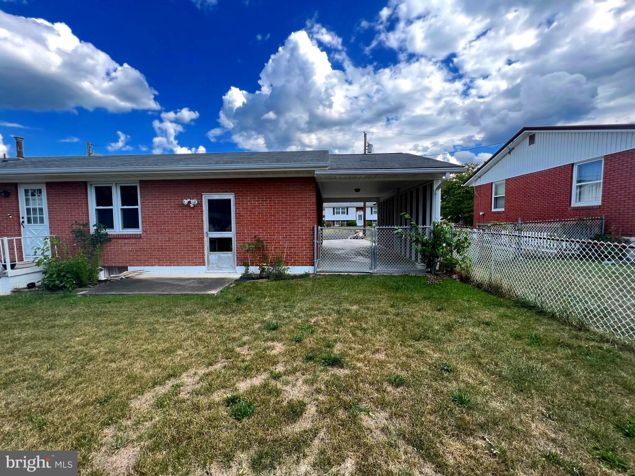 LUDWICK AIRPORT - Residential