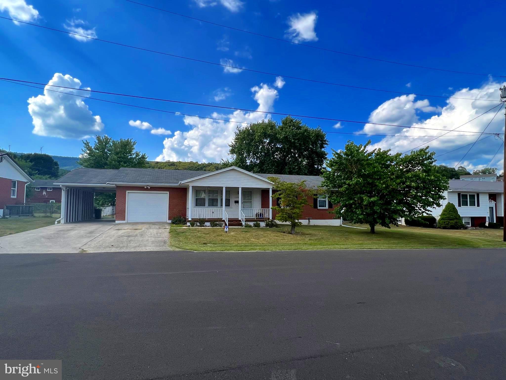 LUDWICK AIRPORT - Residential