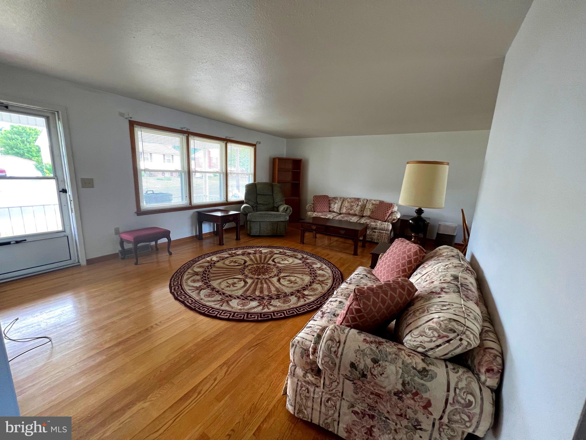 LUDWICK AIRPORT - Residential