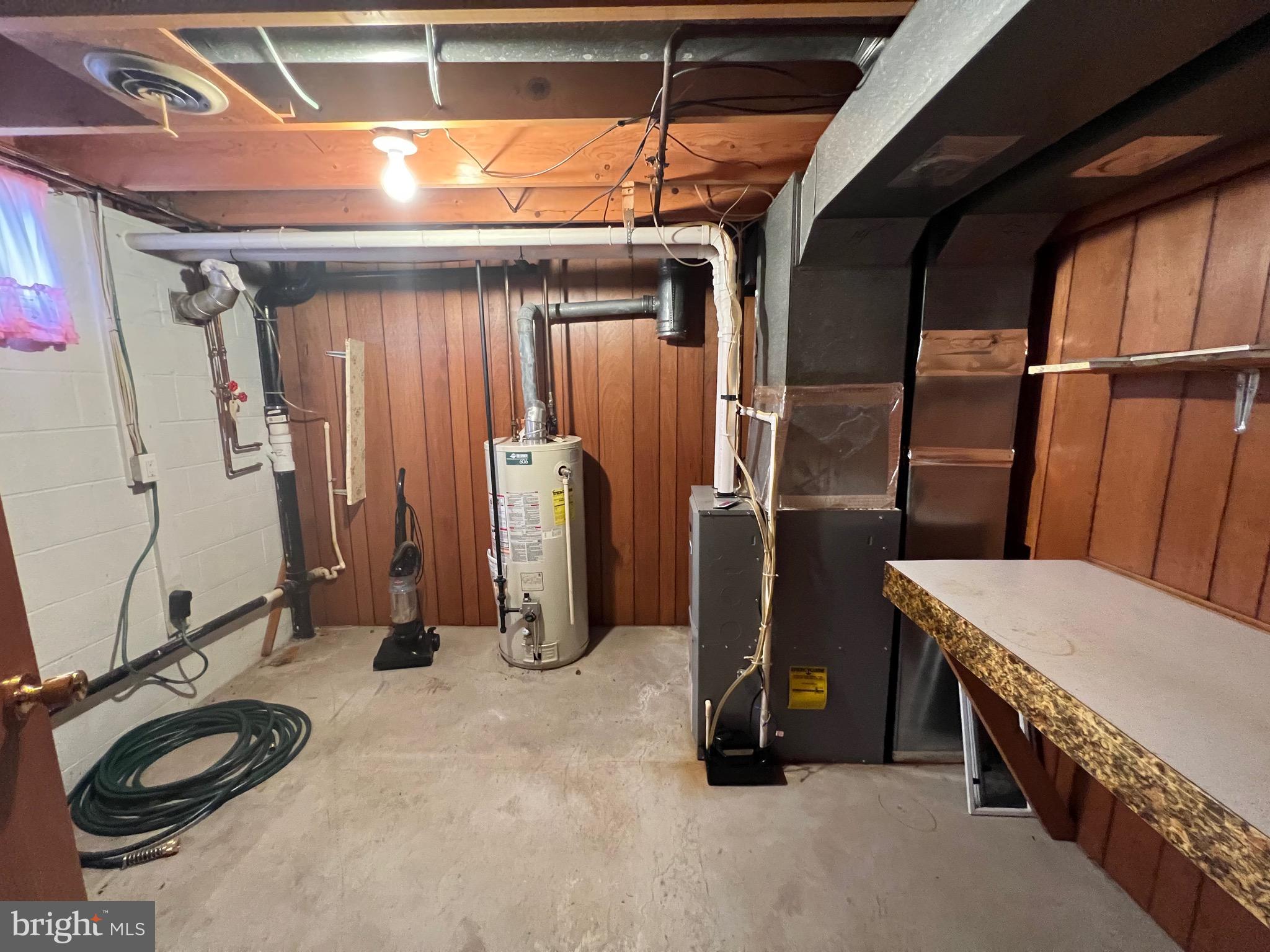 LUDWICK AIRPORT - Residential