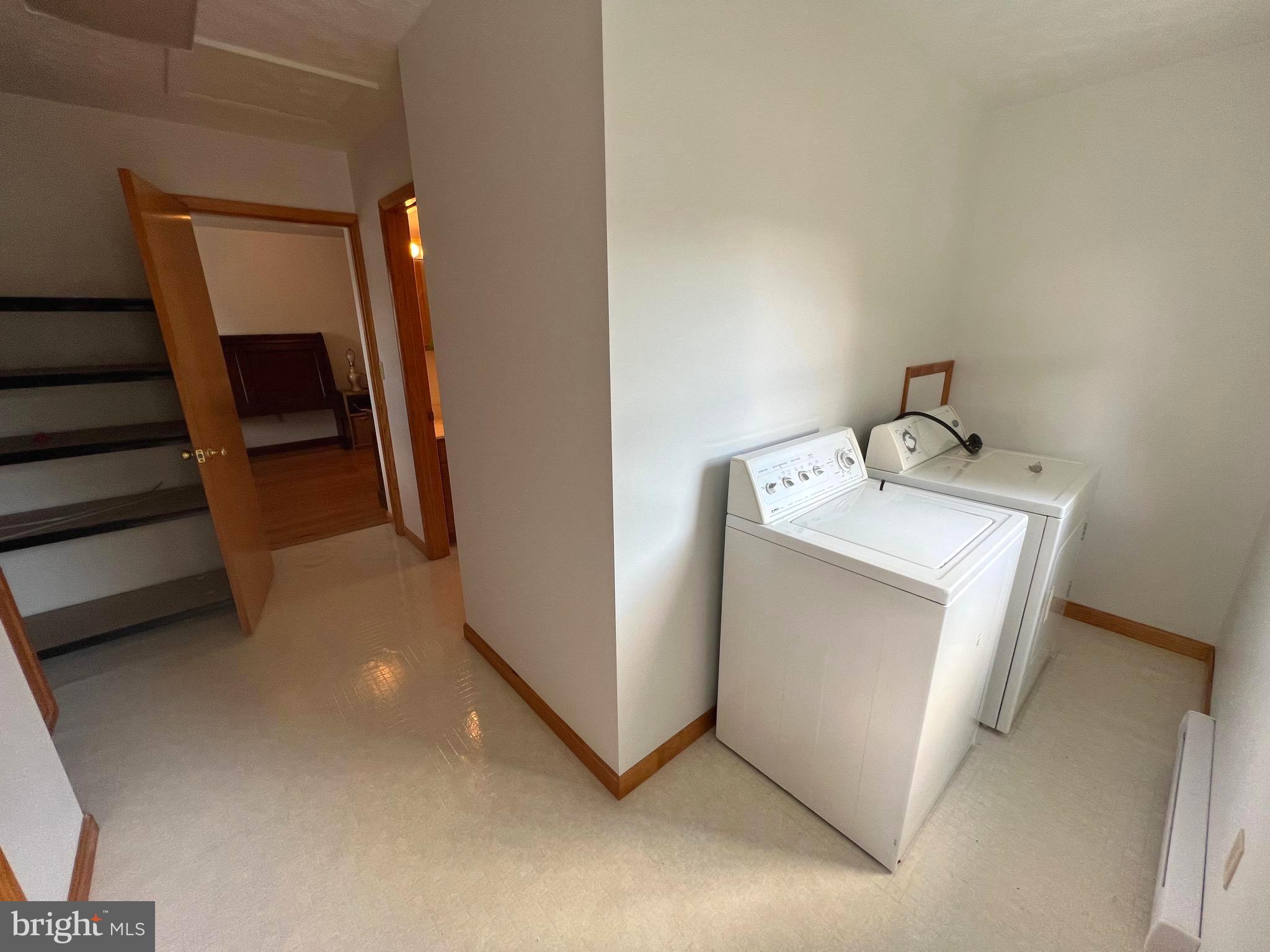 LUDWICK AIRPORT - Residential