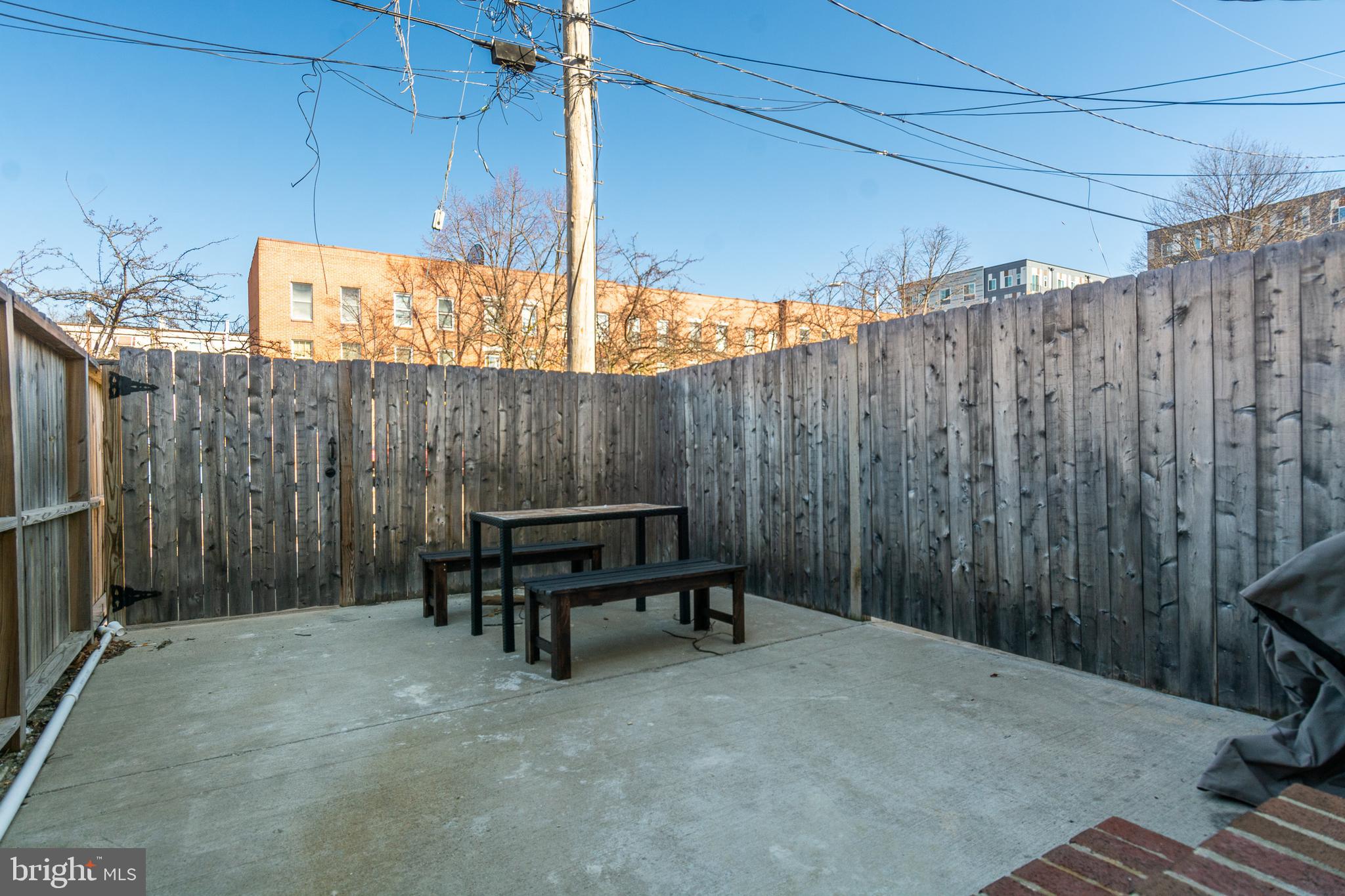 HOLLINS MARKET - Residential