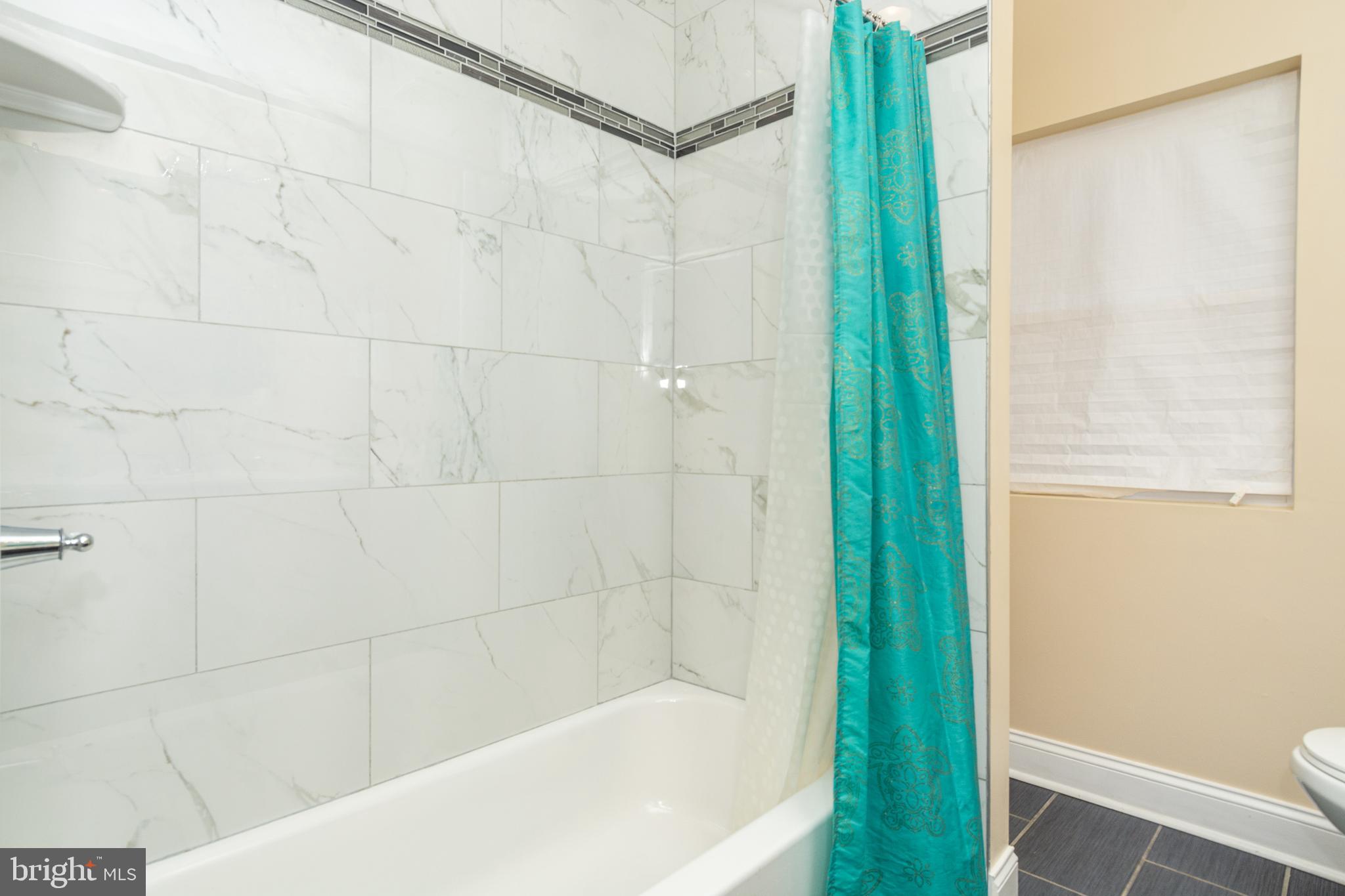 HOLLINS MARKET - Residential