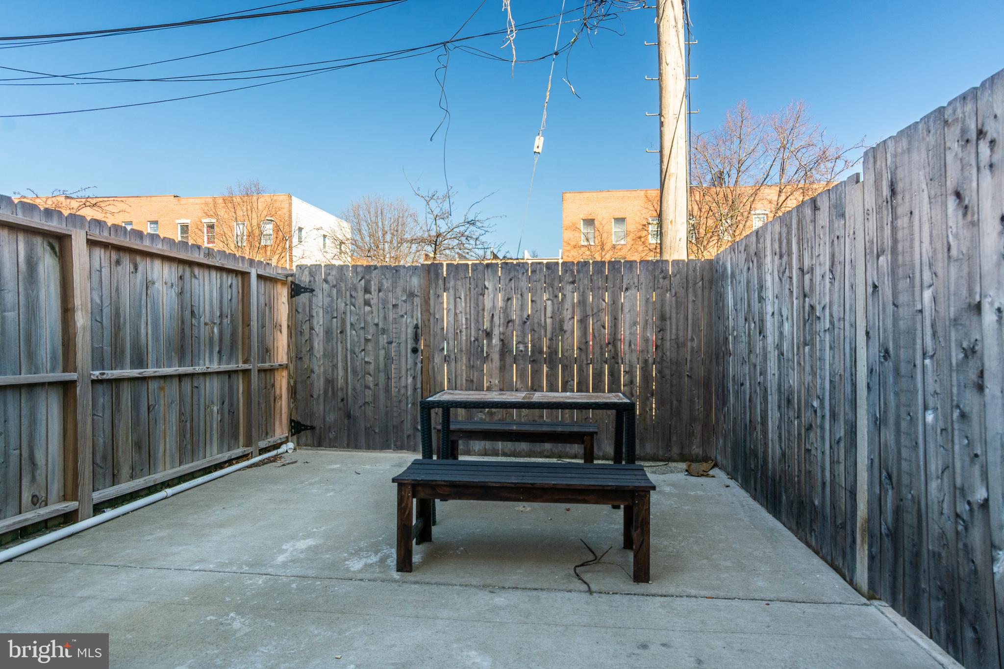 HOLLINS MARKET - Residential