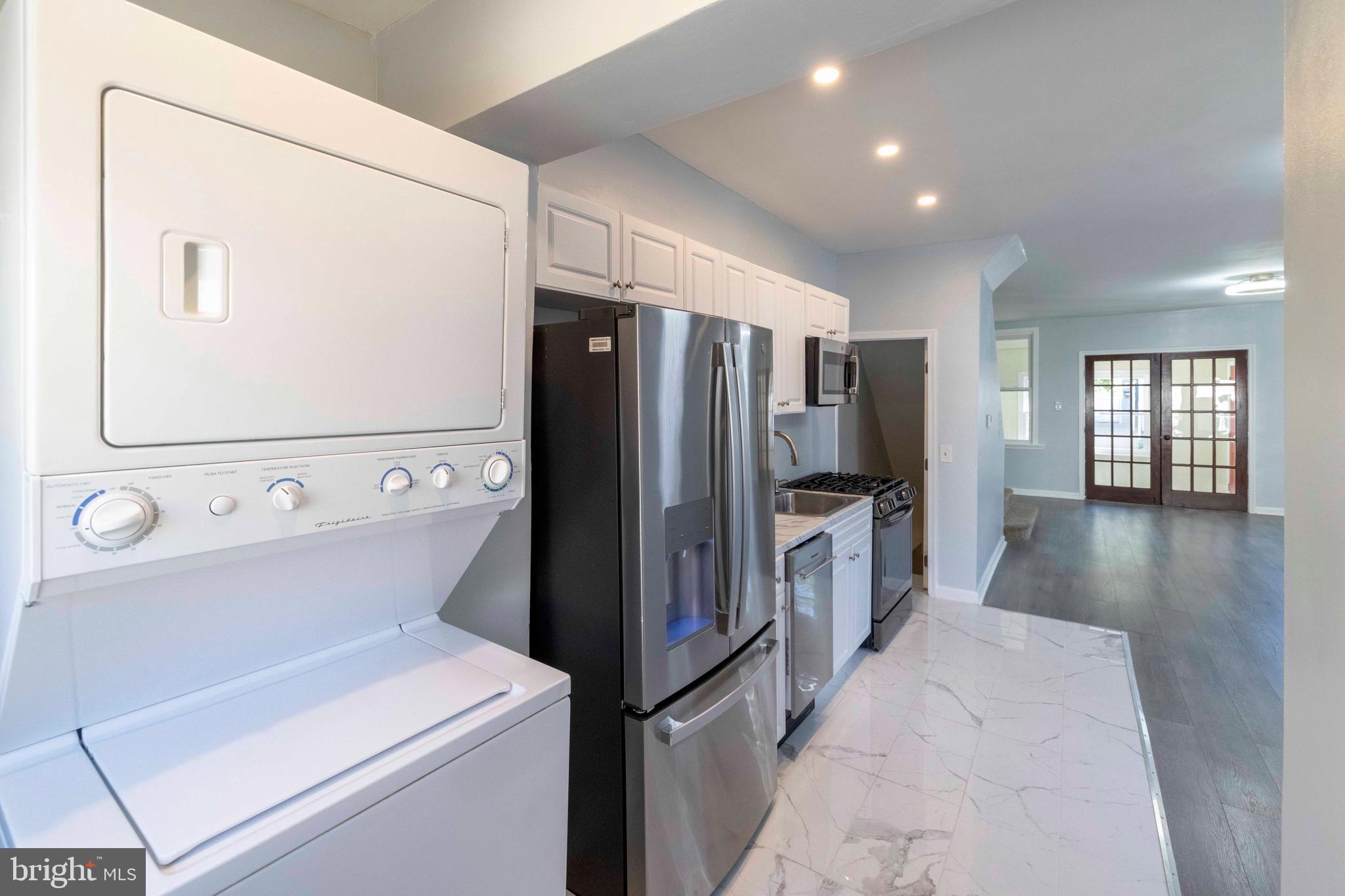 GERMANTOWN (EAST) - Residential