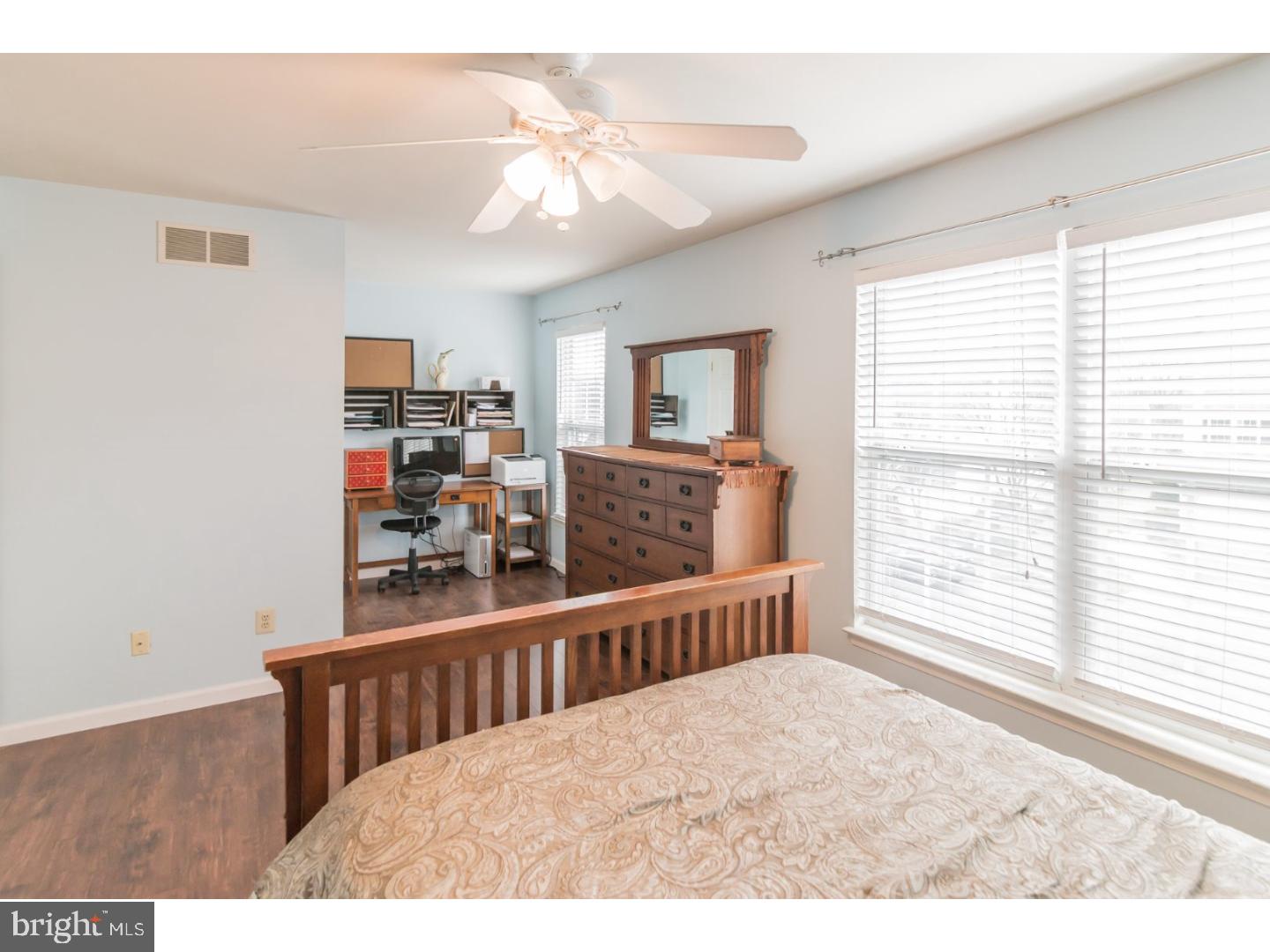 COUNTRY ROADS - Residential