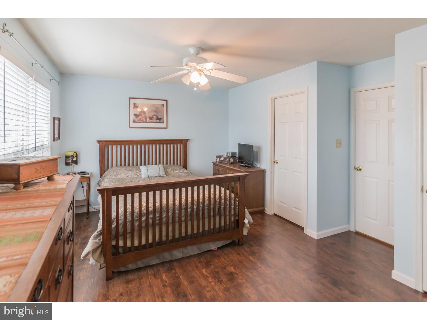 COUNTRY ROADS - Residential