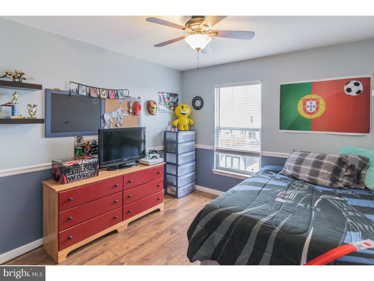 COUNTRY ROADS - Residential