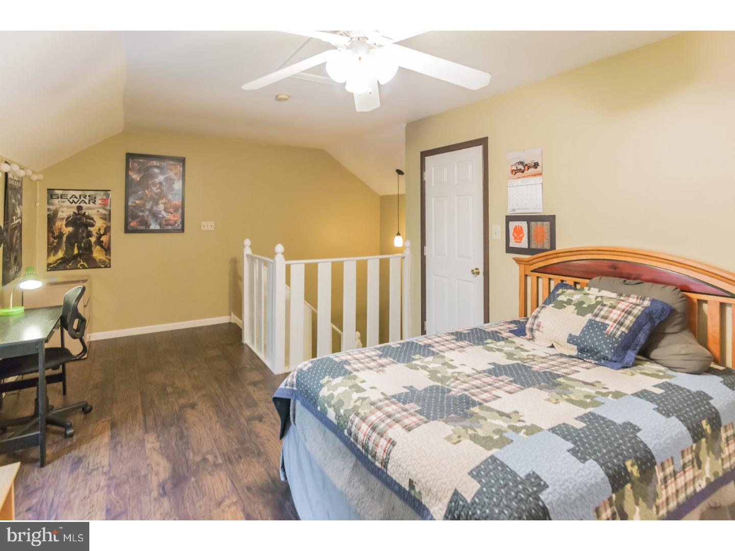 COUNTRY ROADS - Residential