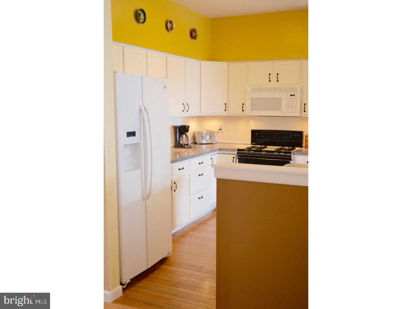 COUNTRY ROADS - Residential