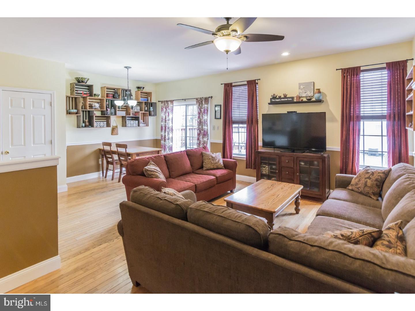 COUNTRY ROADS - Residential