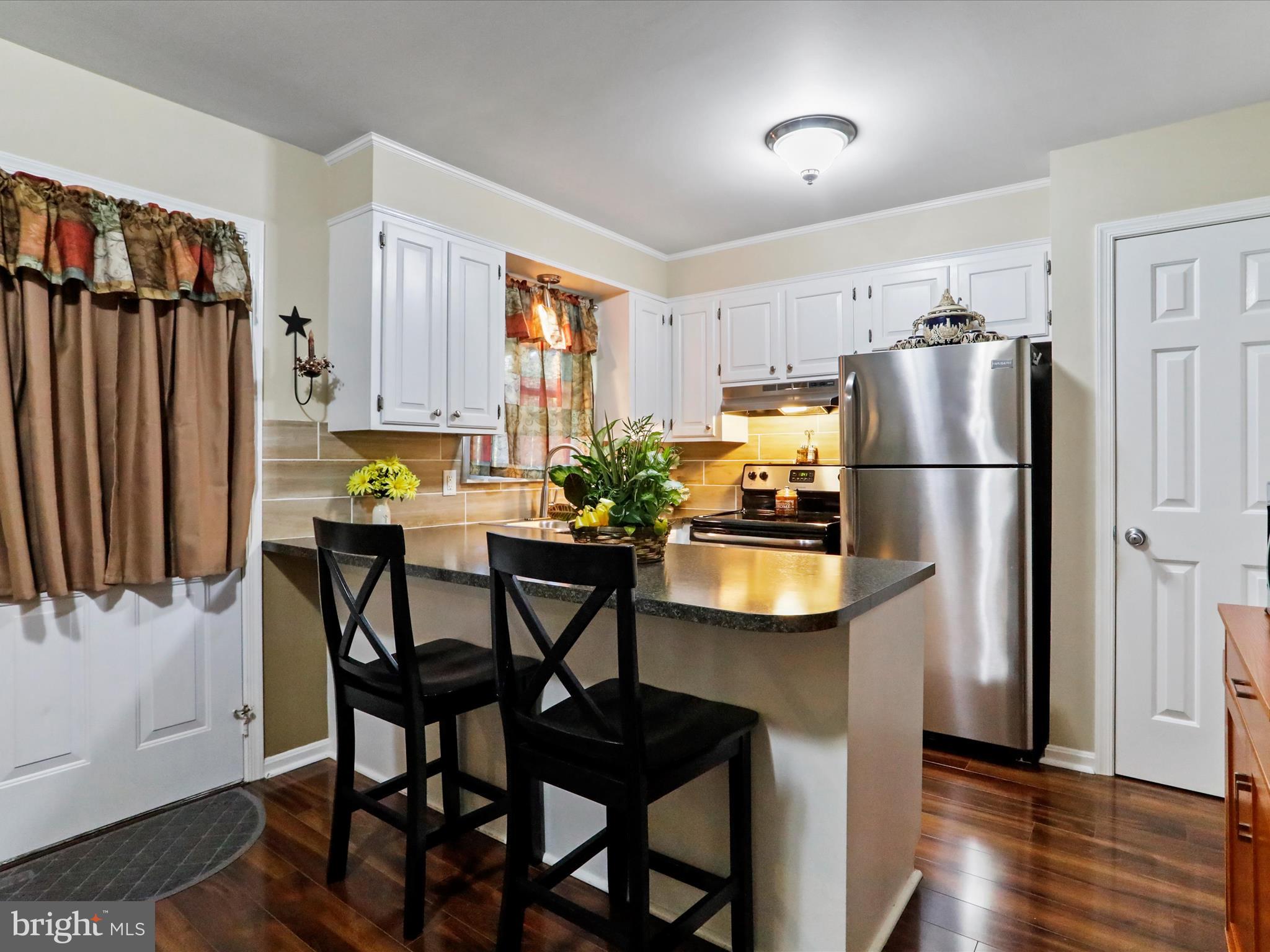 MORNINGSTAR SQUARE CONDOMINIUM ASSOCIATION - Residential