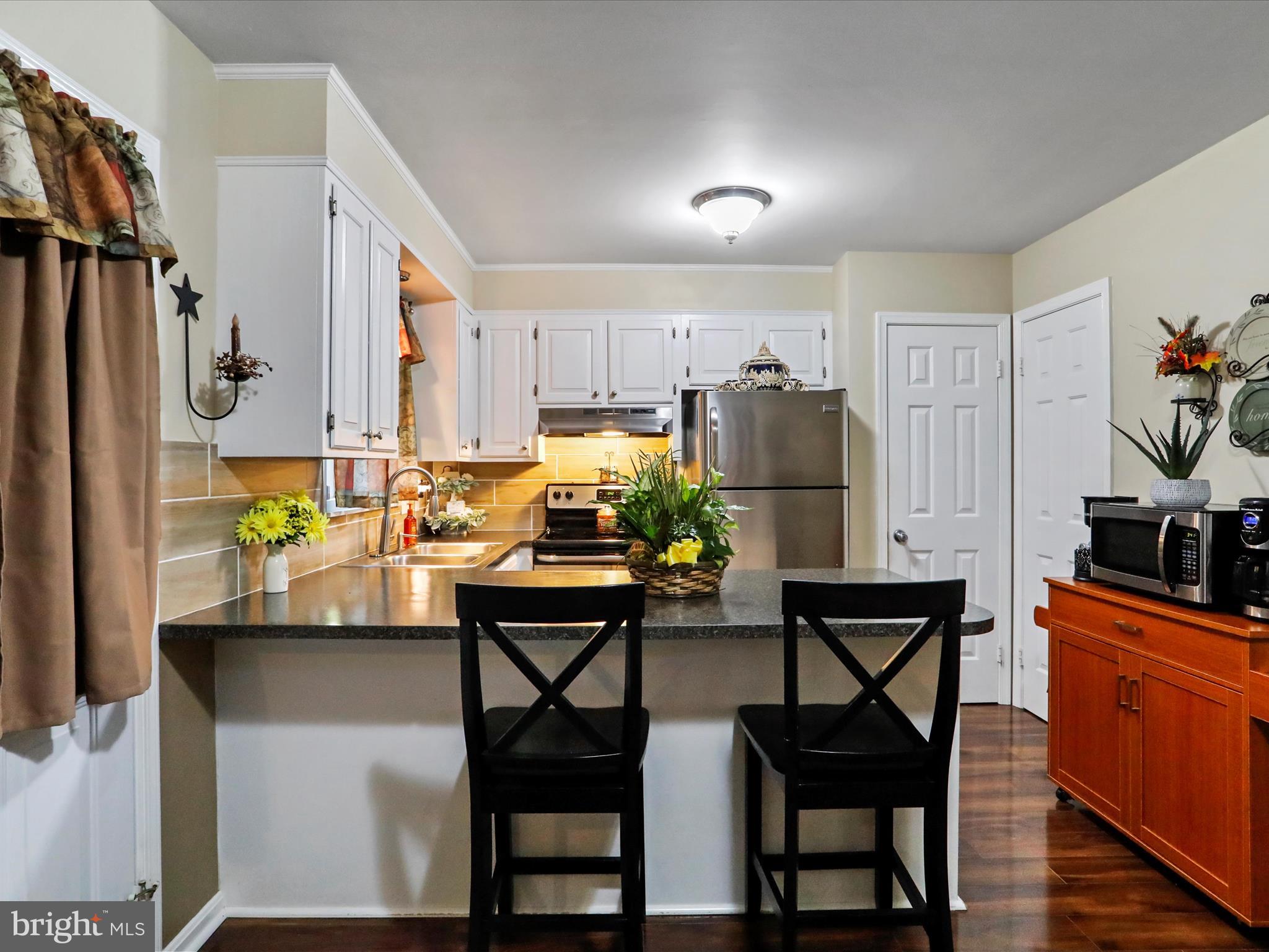 MORNINGSTAR SQUARE CONDOMINIUM ASSOCIATION - Residential