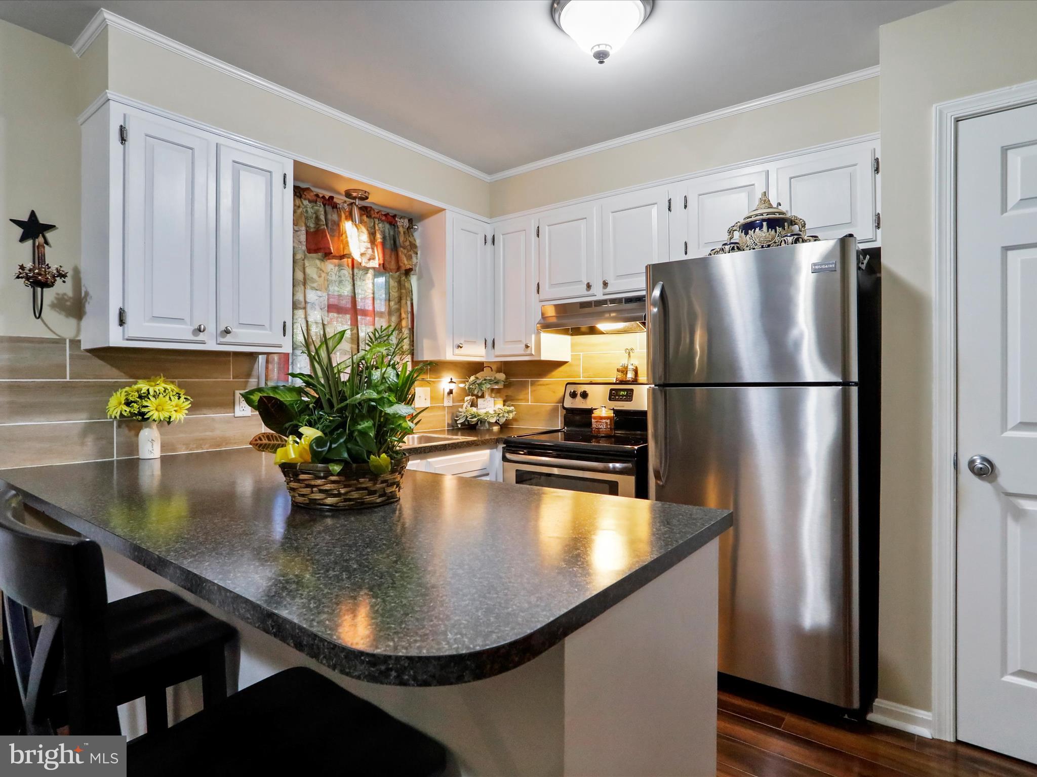 MORNINGSTAR SQUARE CONDOMINIUM ASSOCIATION - Residential