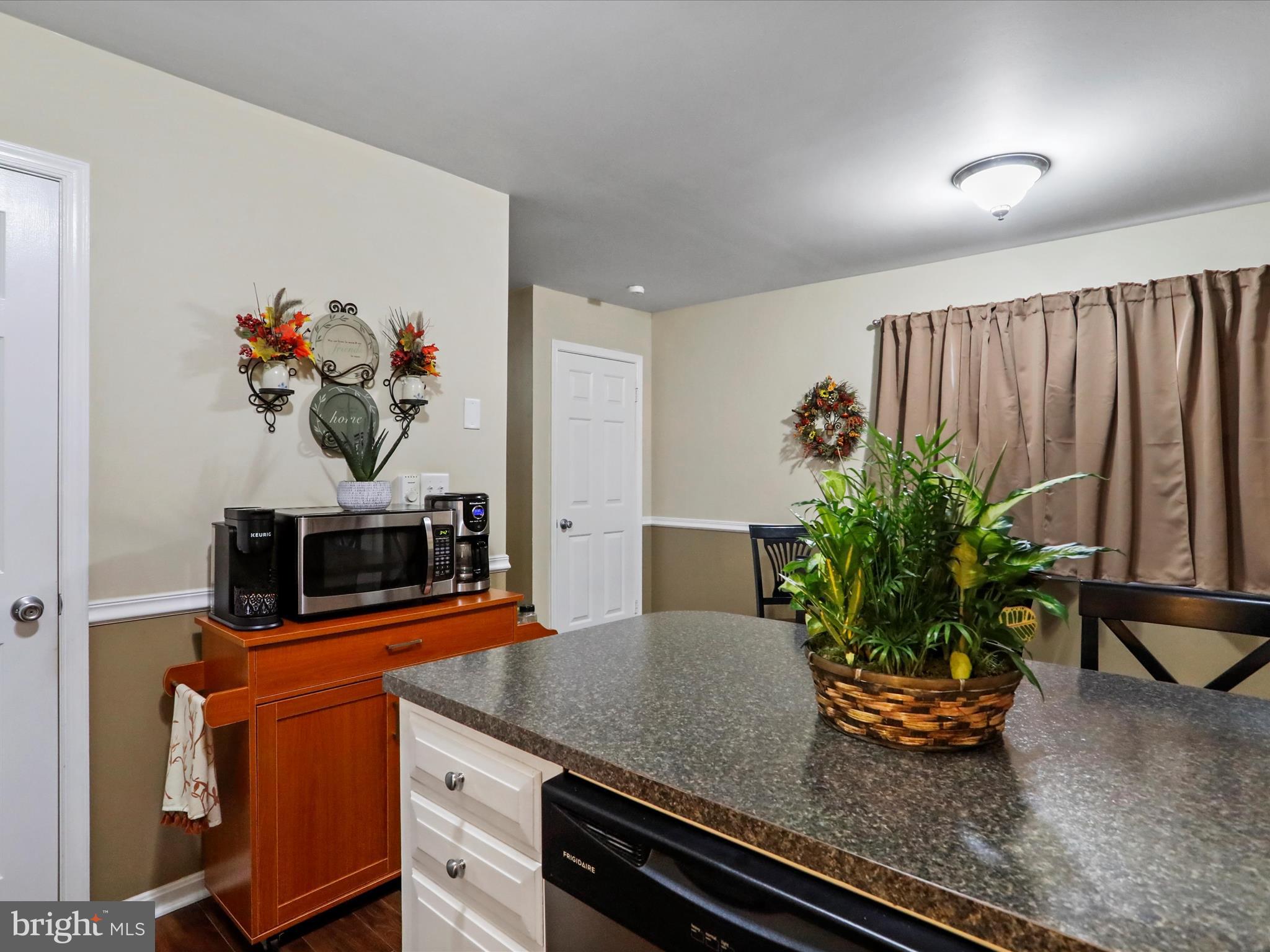 MORNINGSTAR SQUARE CONDOMINIUM ASSOCIATION - Residential