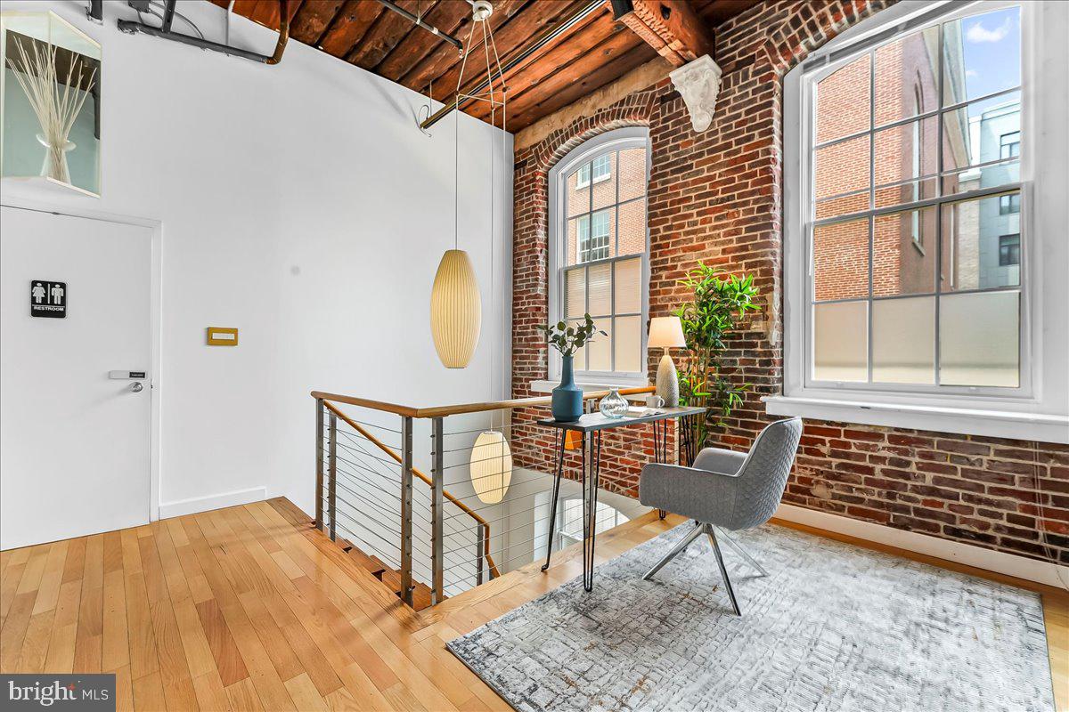 OLD CITY - Commercial Sale