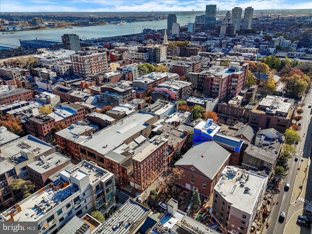 OLD CITY - Commercial Sale