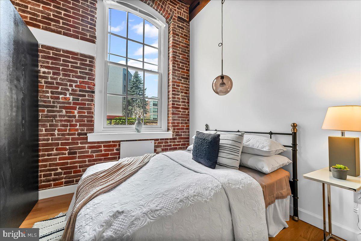 OLD CITY - Commercial Sale