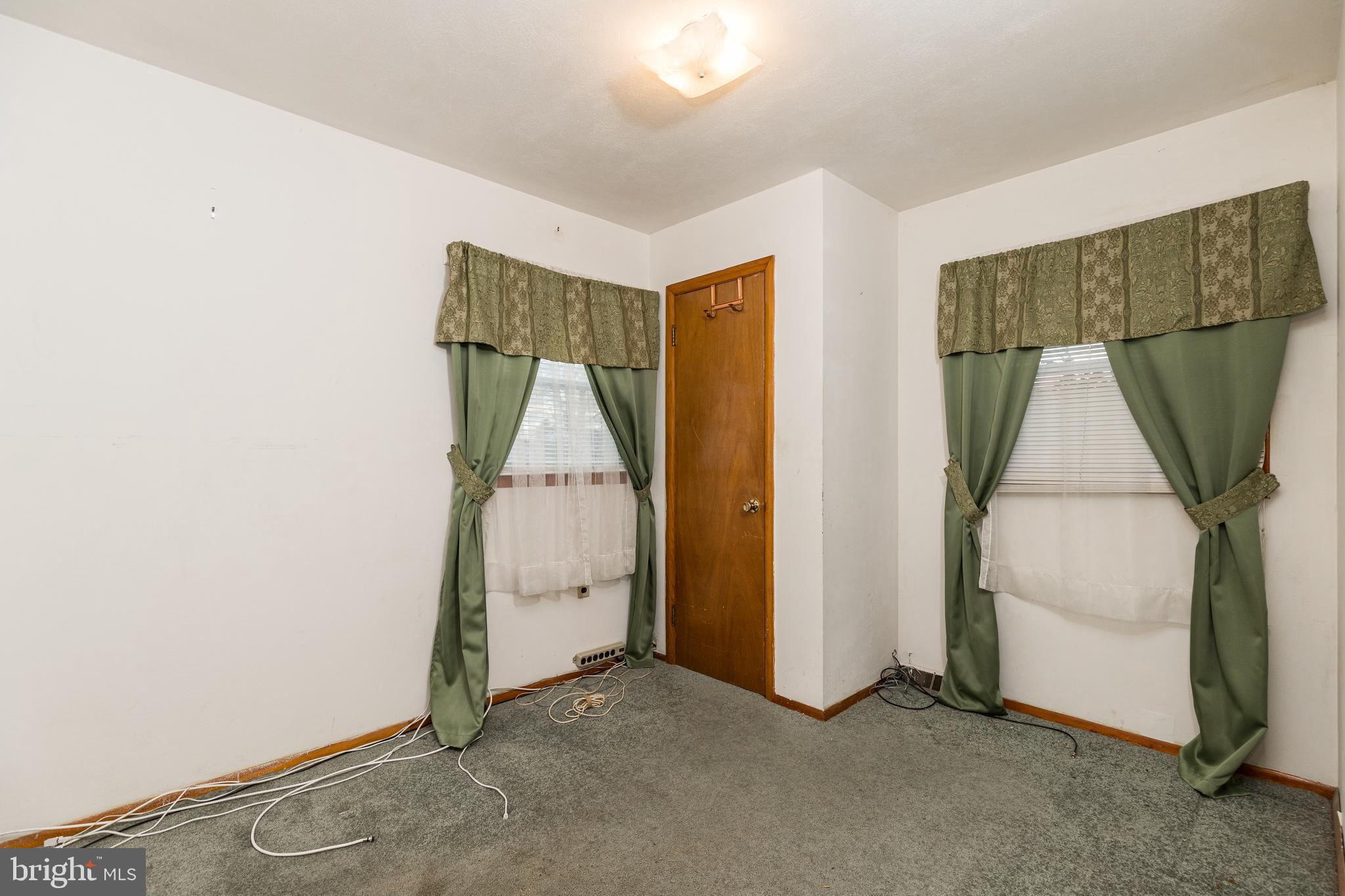 HILLCREST MANOR - Residential