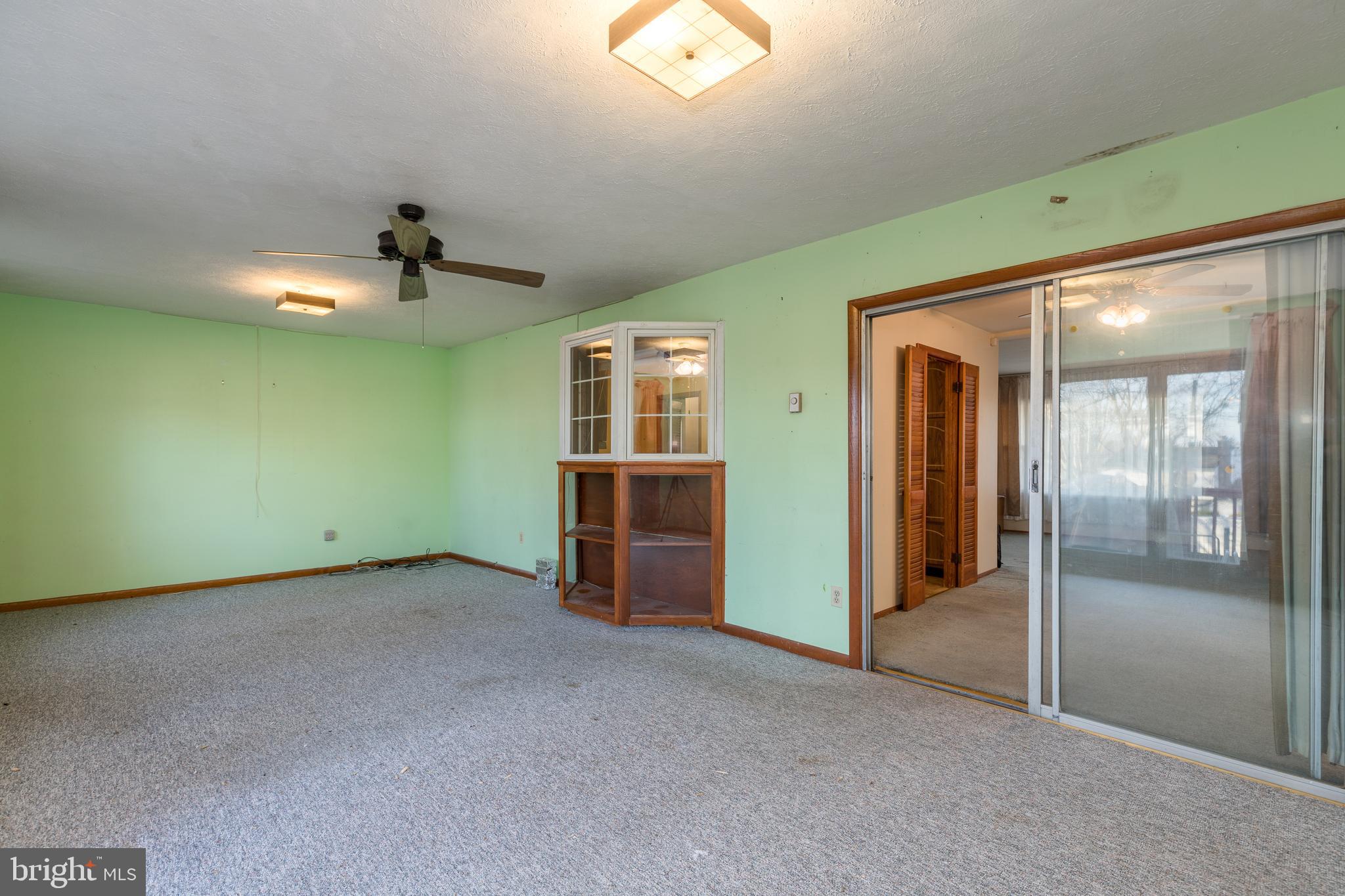 HILLCREST MANOR - Residential