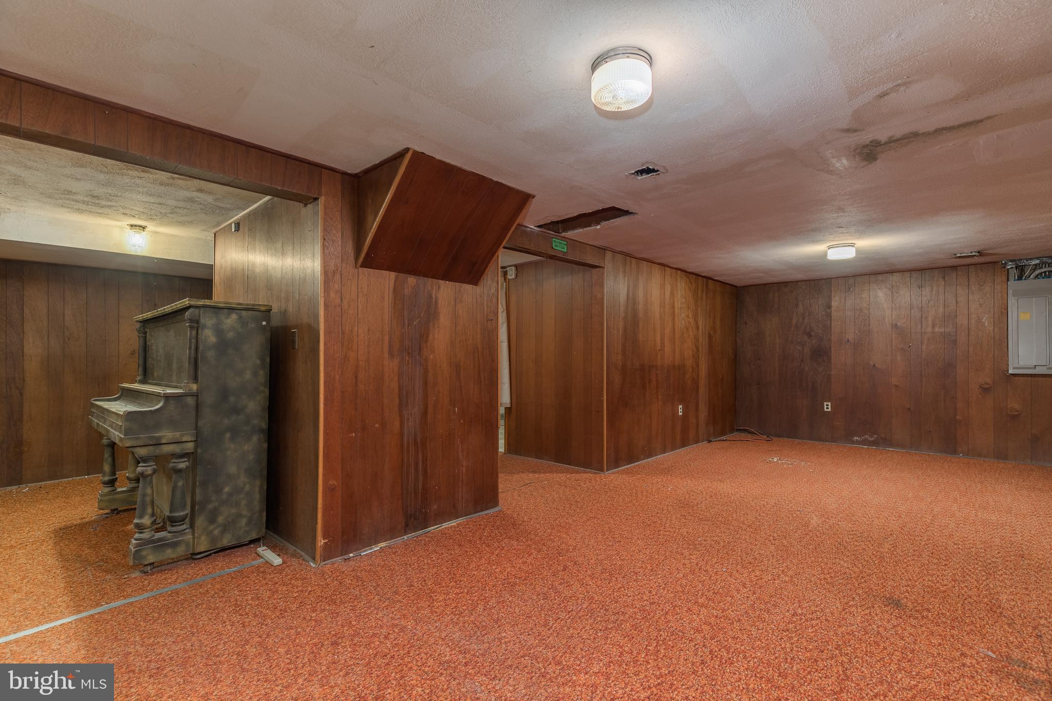 HILLCREST MANOR - Residential