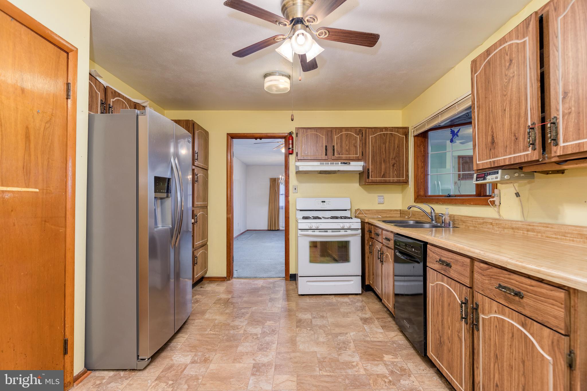 HILLCREST MANOR - Residential