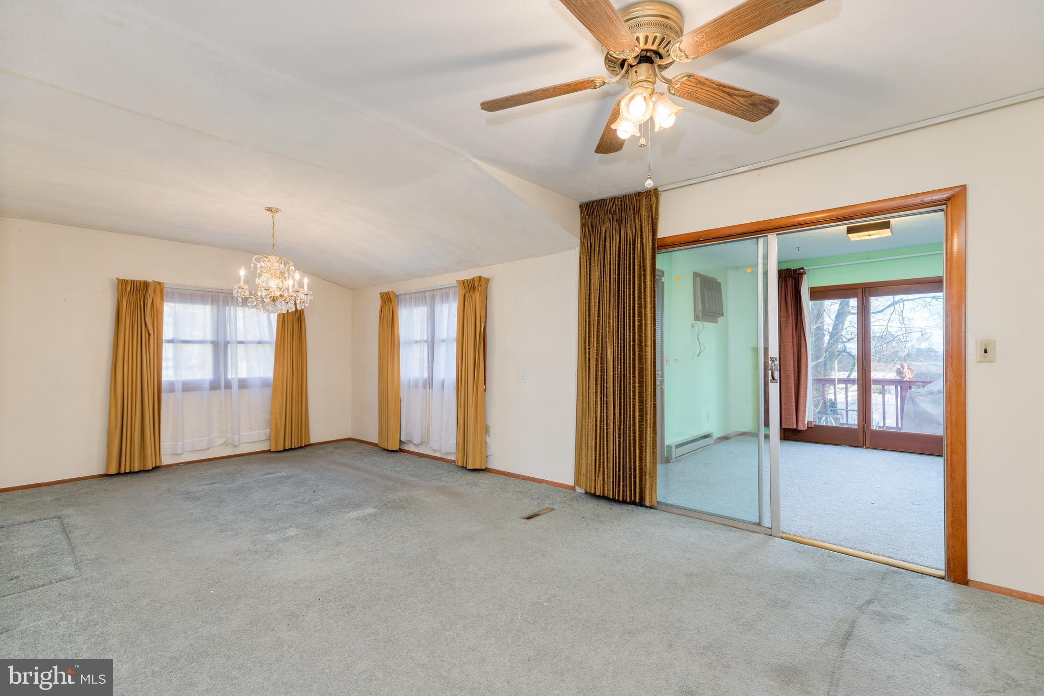 HILLCREST MANOR - Residential