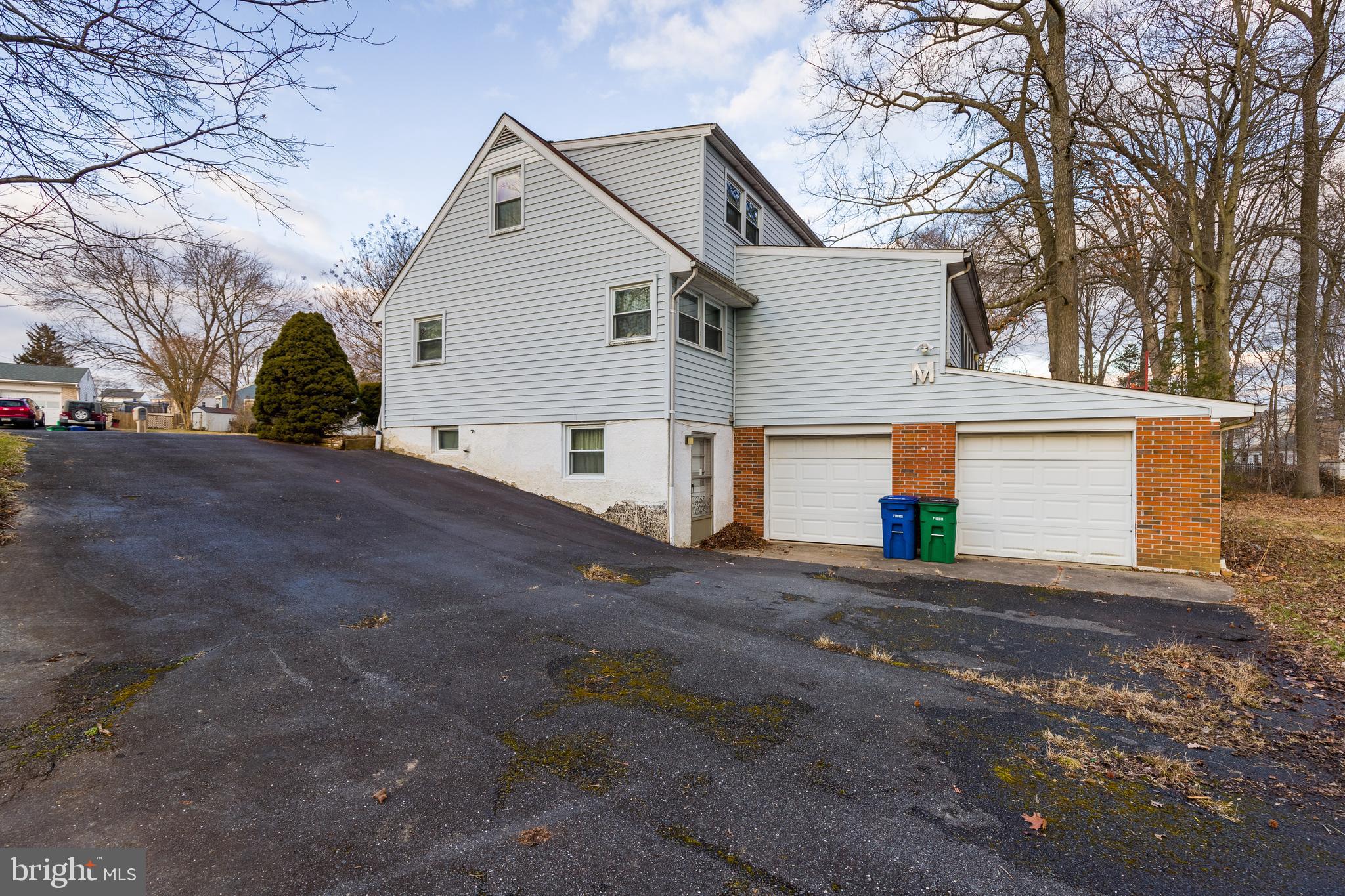 HILLCREST MANOR - Residential