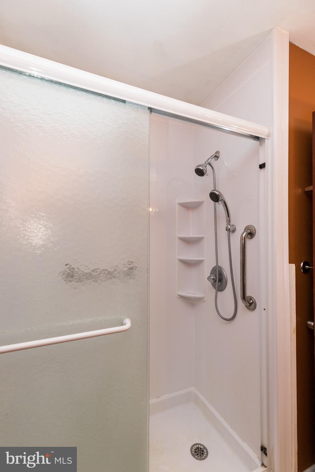 HILLCREST MANOR - Residential