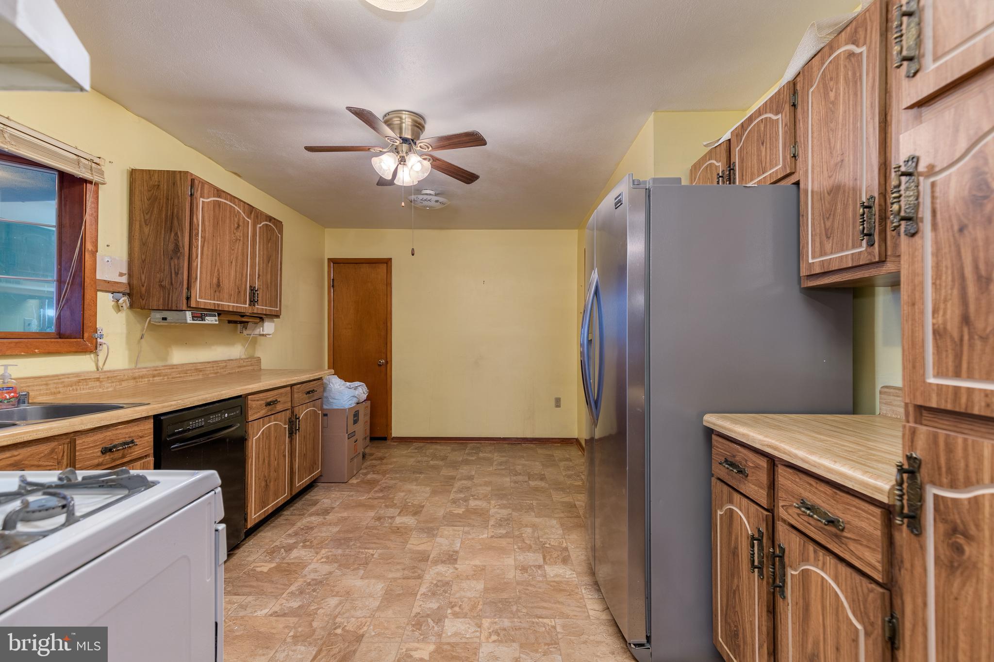 HILLCREST MANOR - Residential