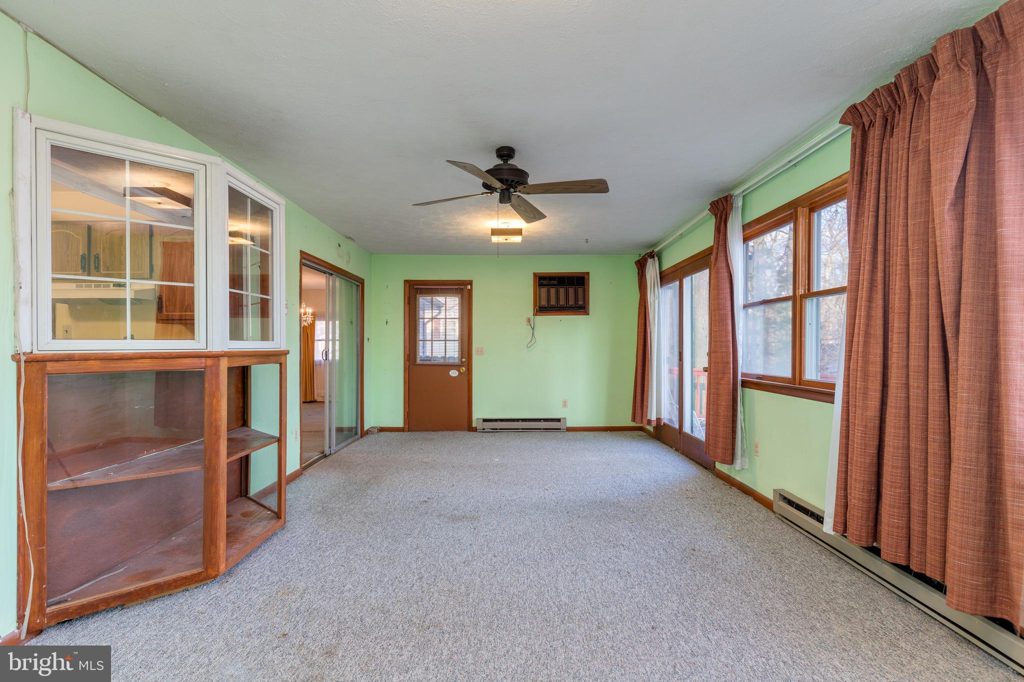 HILLCREST MANOR - Residential