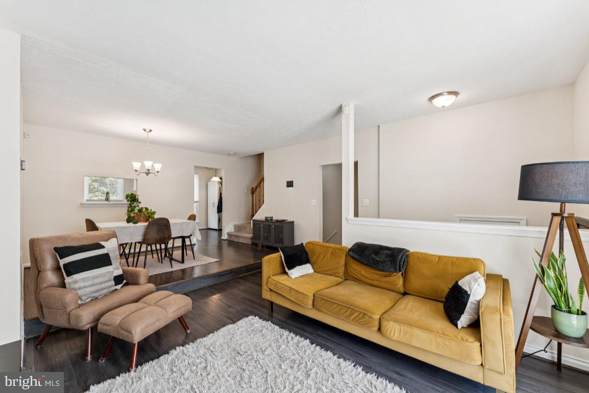7433 MORRISON DRIVE
