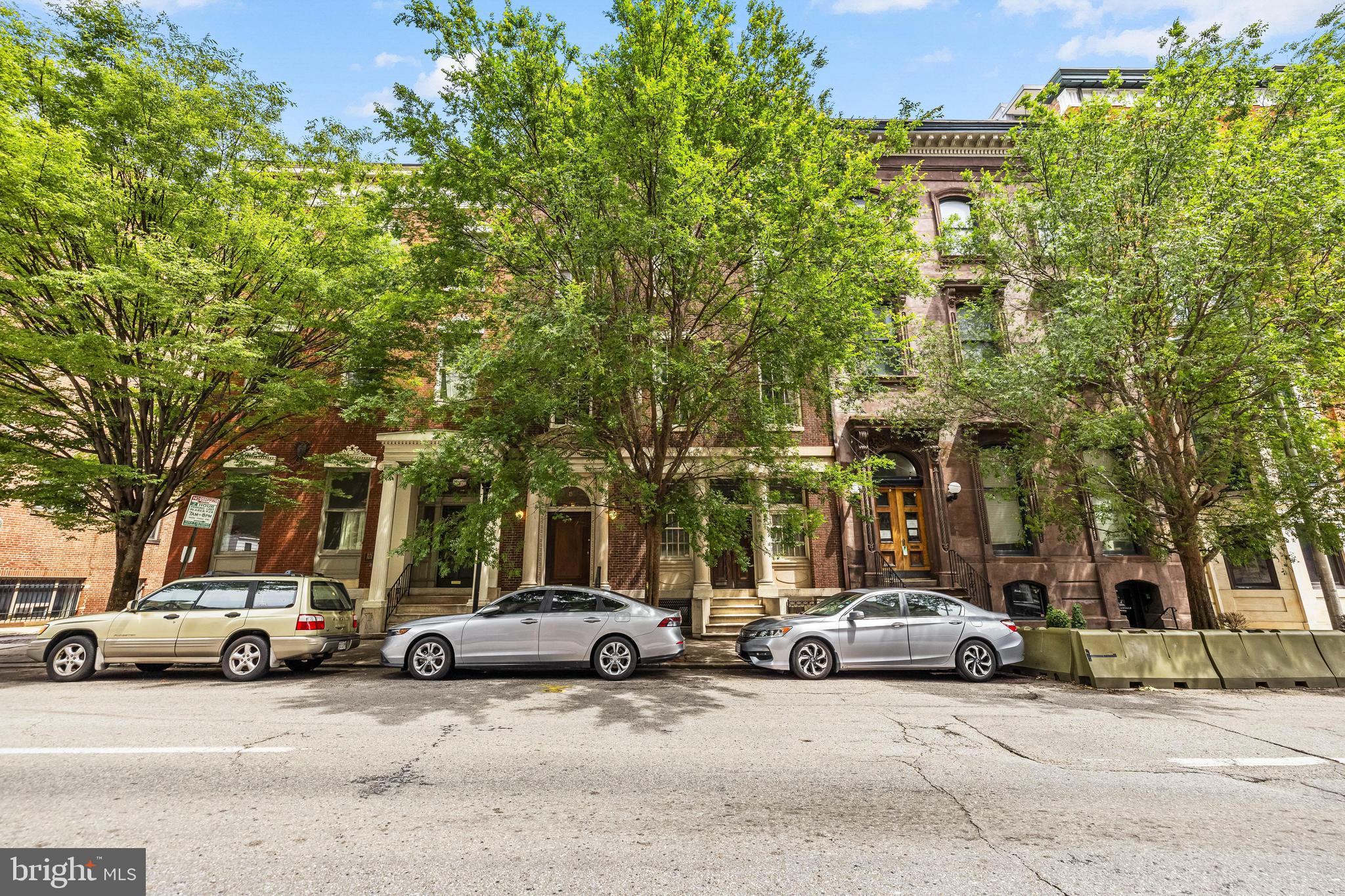 8 W MADISON STREET W 42