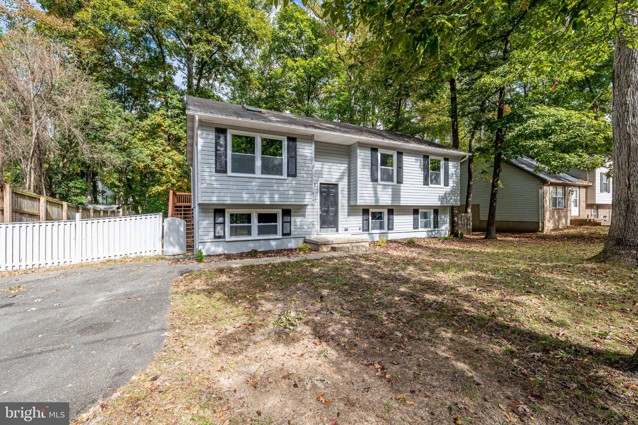 654 GRENADA LANE