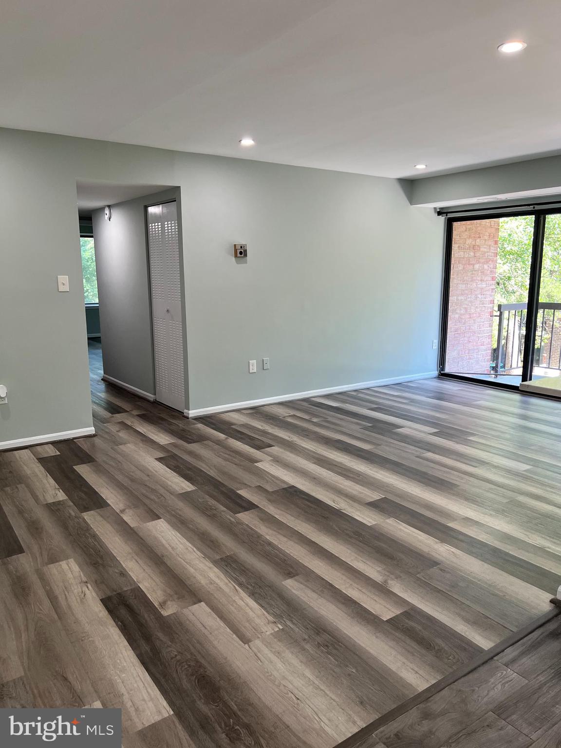 HAWTHORNE VILLAGE - Residential