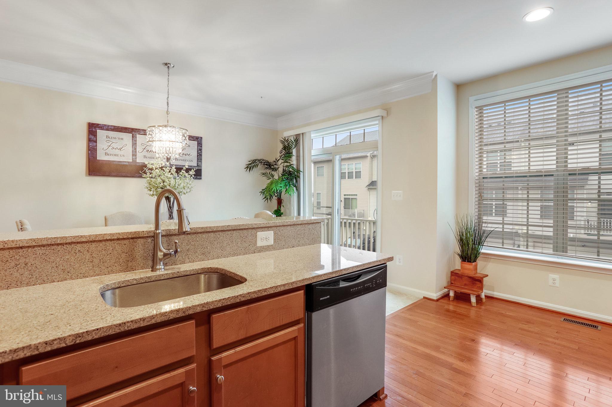 WOODMORE TOWNE CENTRE - Residential Lease