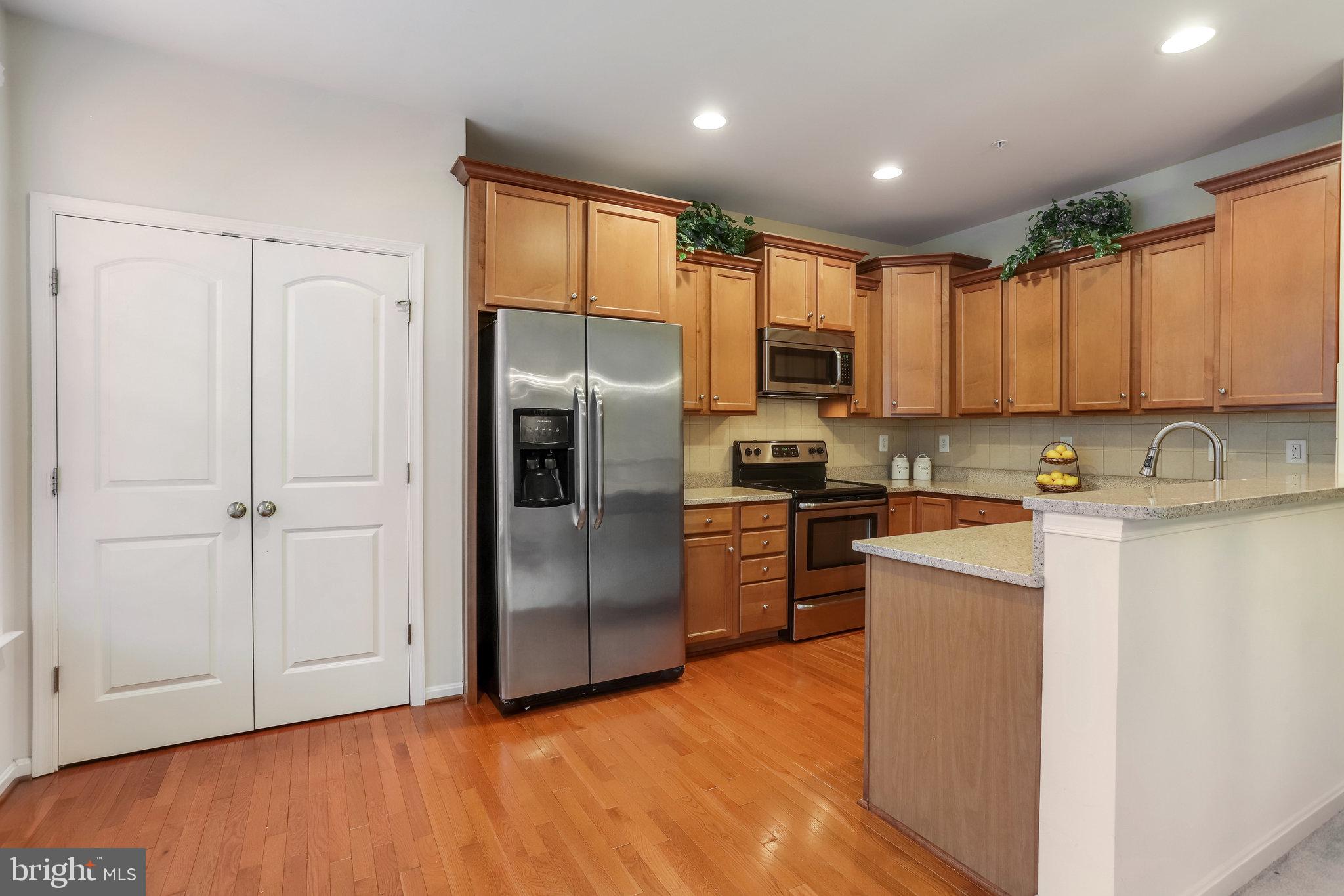 WOODMORE TOWNE CENTRE - Residential Lease