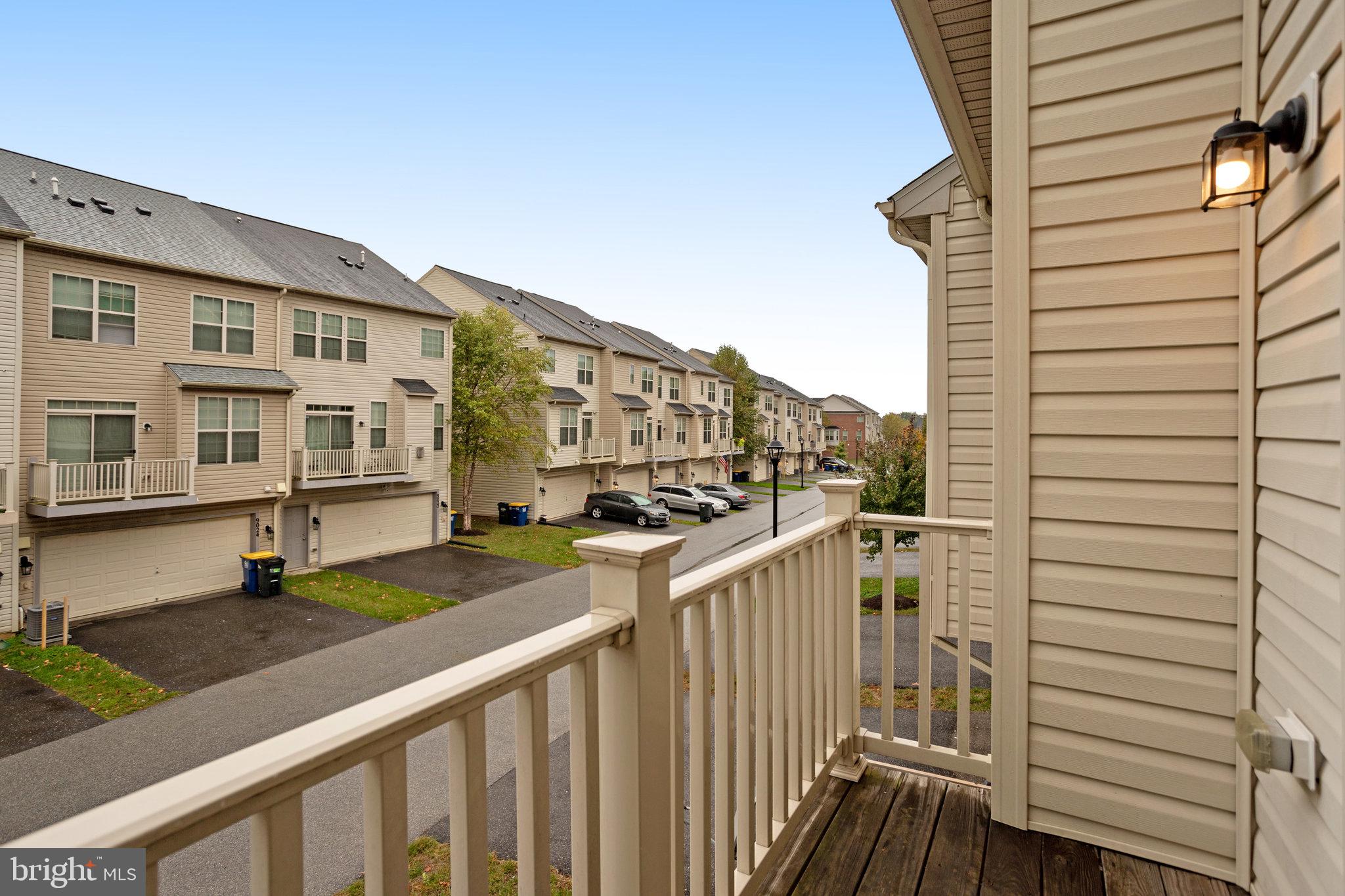 WOODMORE TOWNE CENTRE - Residential Lease