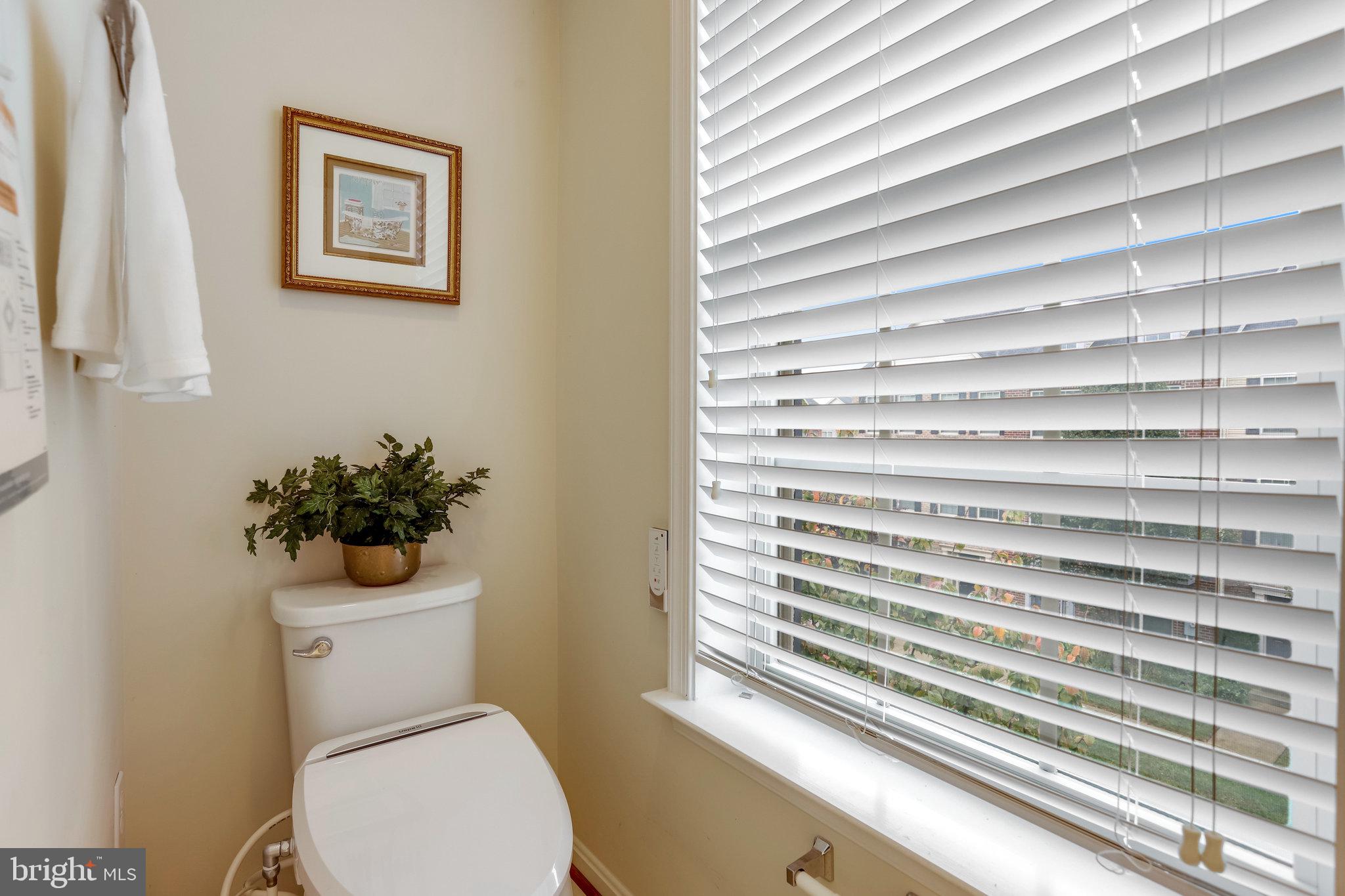 WOODMORE TOWNE CENTRE - Residential Lease