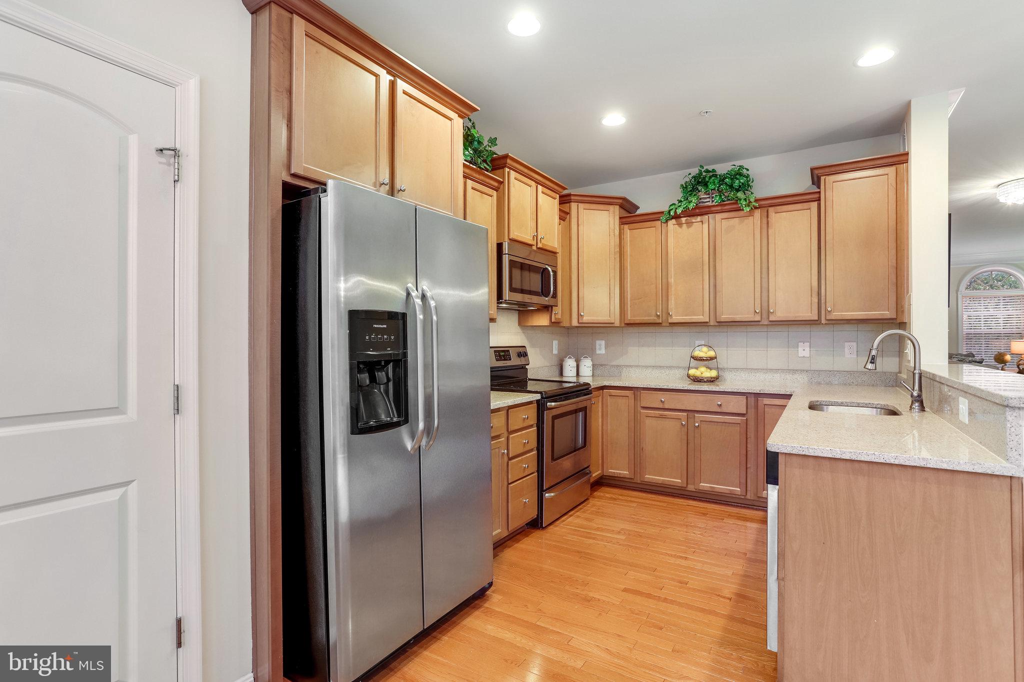 WOODMORE TOWNE CENTRE - Residential Lease