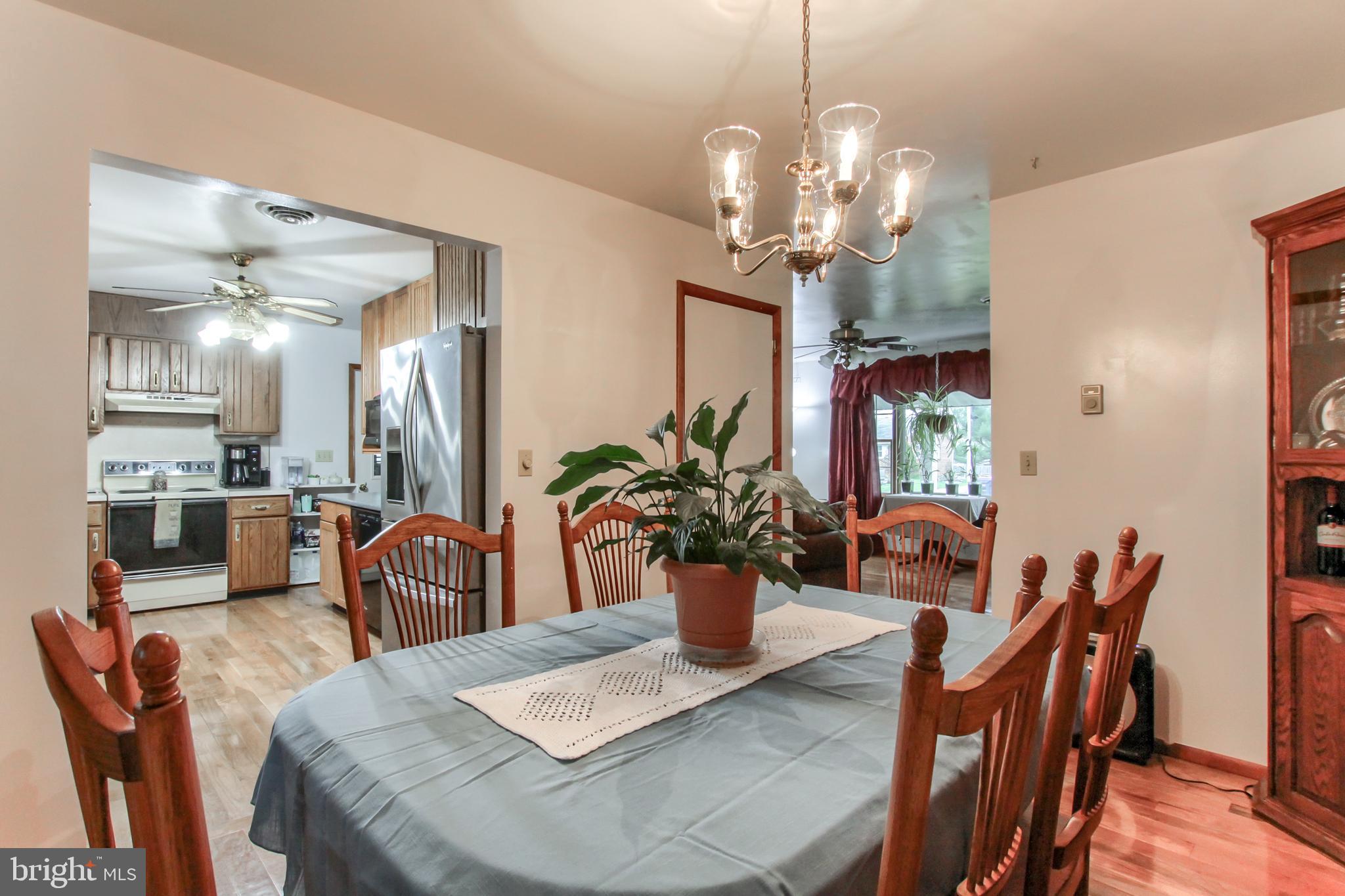 KNOLL MANOR - Residential